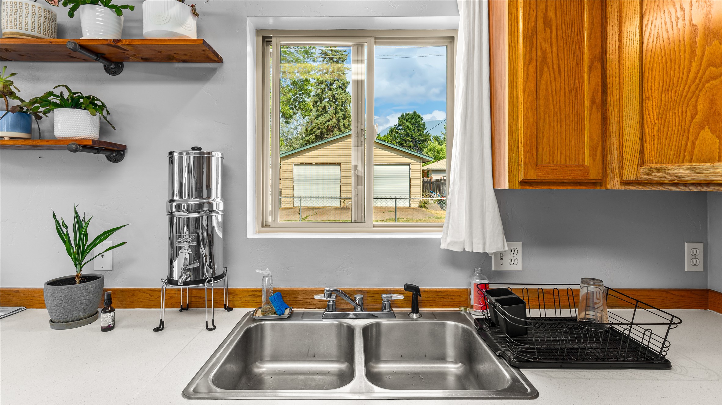 121 2nd Avenue E Property Photo 15