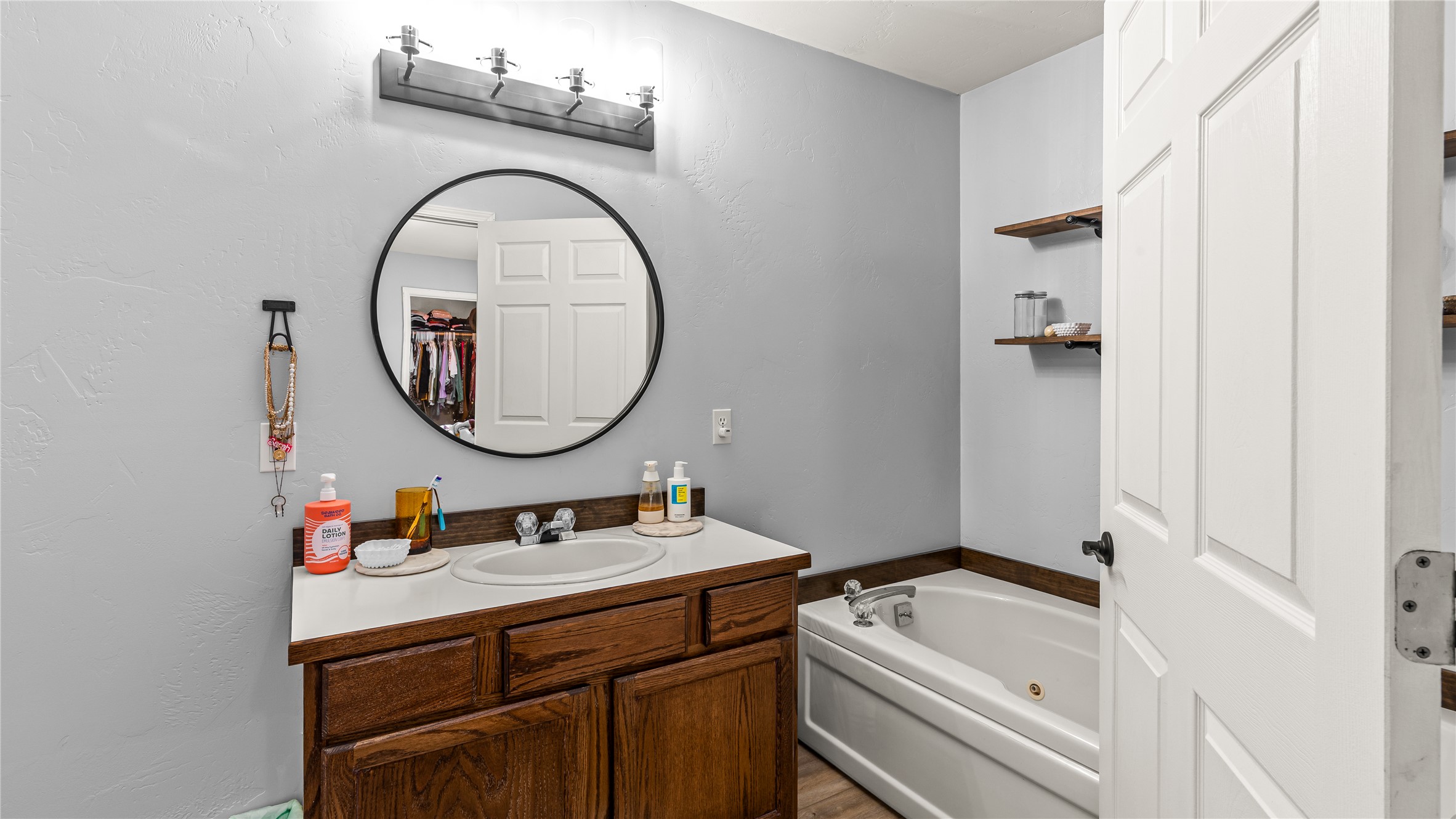 121 2nd Avenue E Property Photo 20