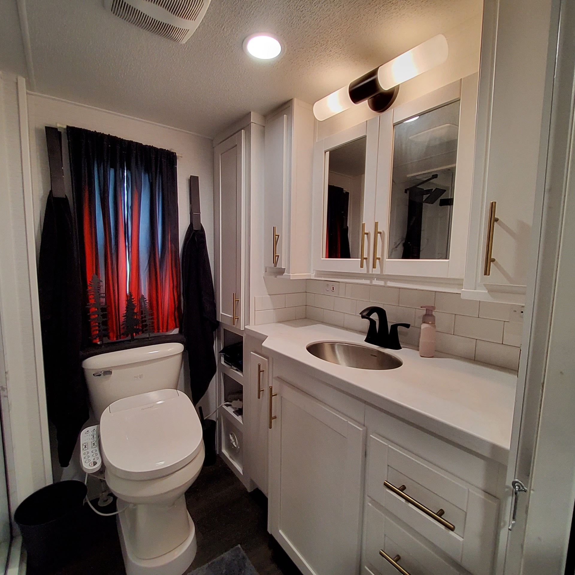 570 Shyrock Loop Drive Property Photo 24