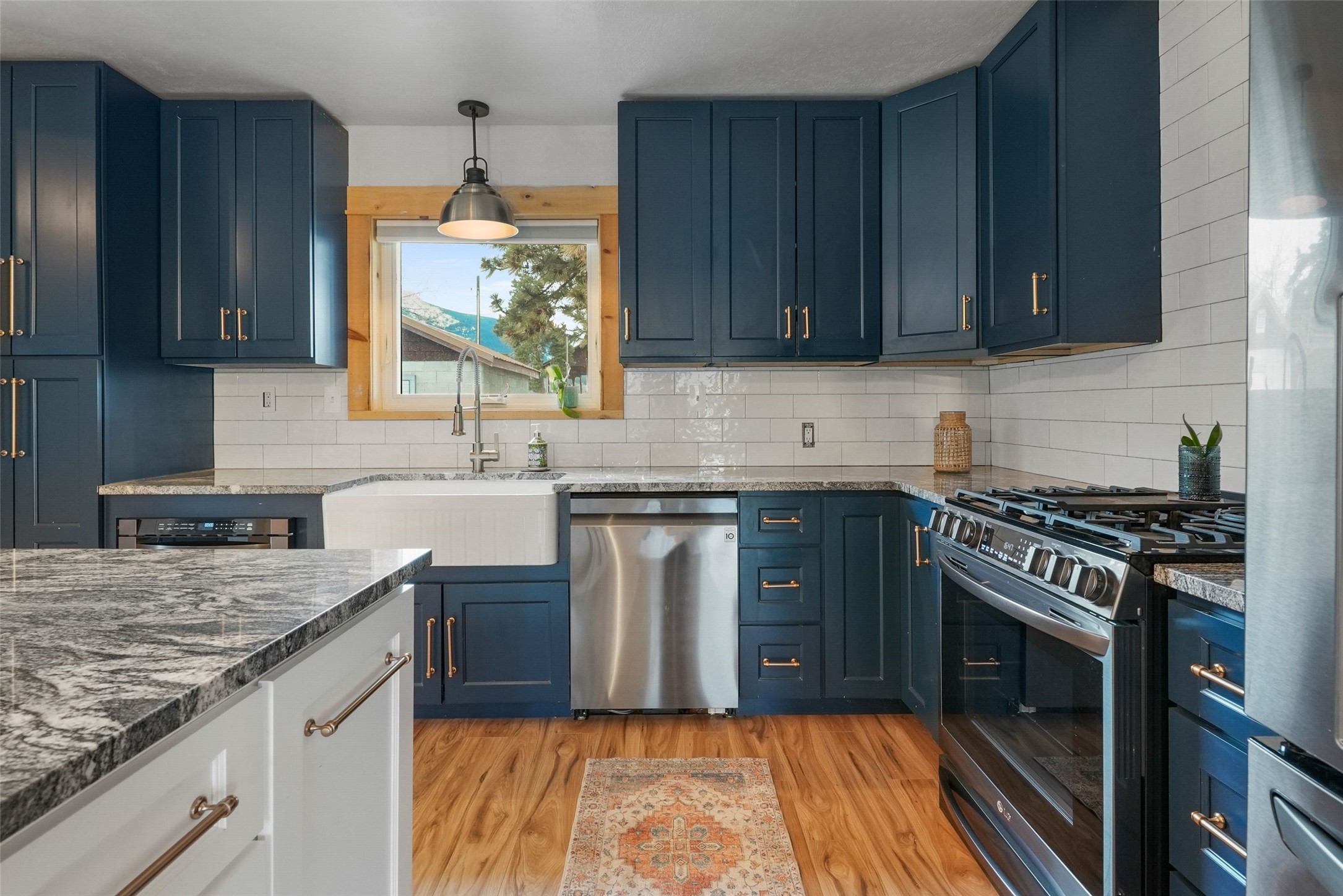 360 W River Road Property Photo 6