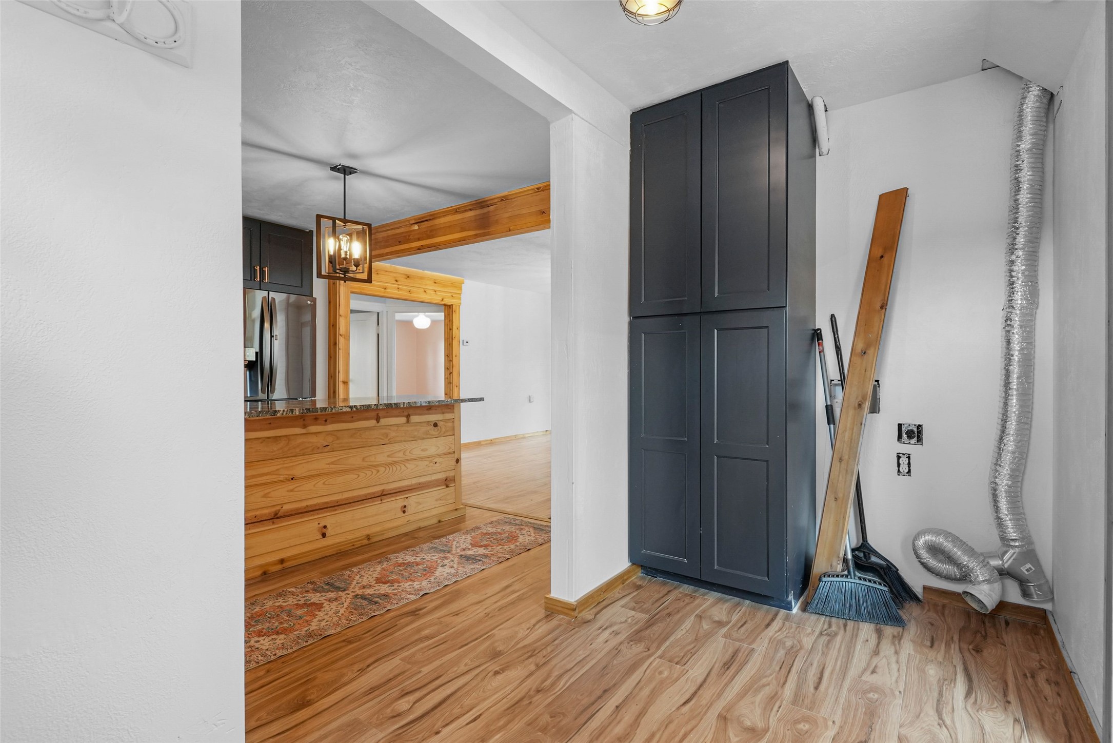 360 W River Road Property Photo 18