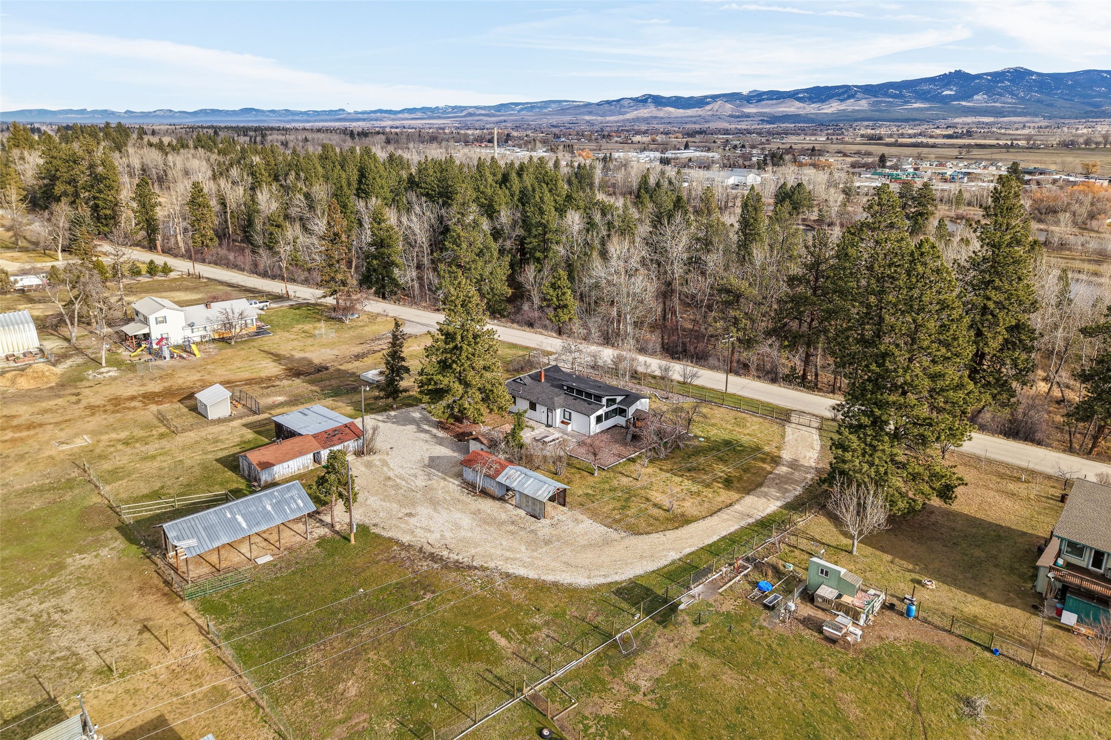 360 W River Road Property Photo 46