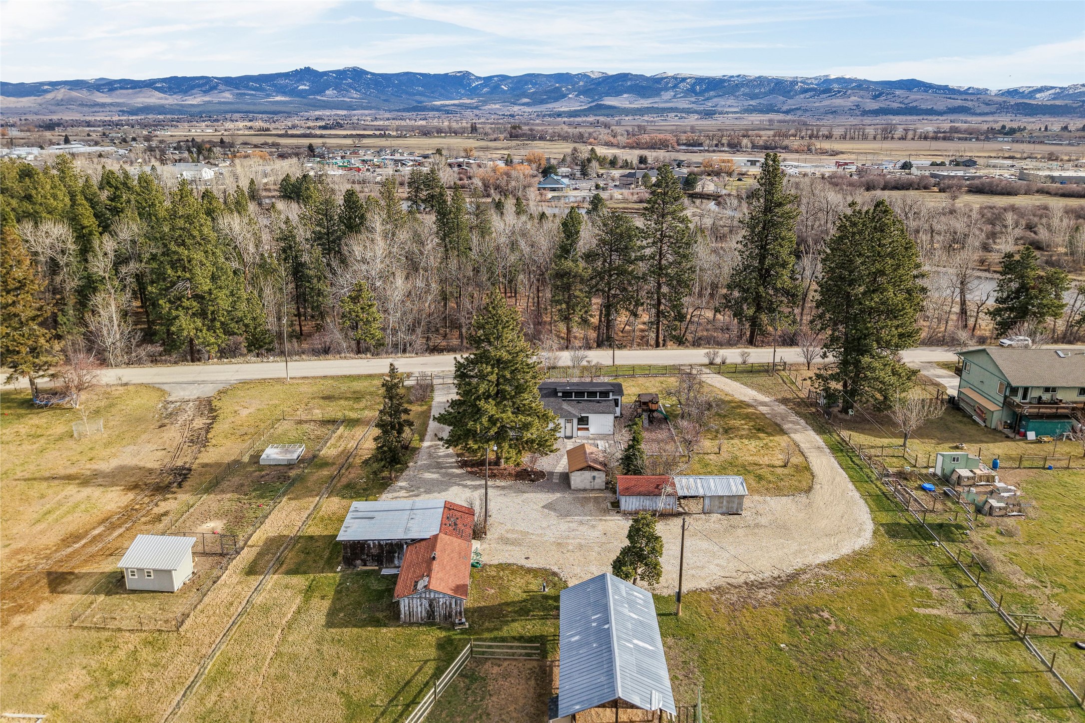 360 W River Road Property Photo 47