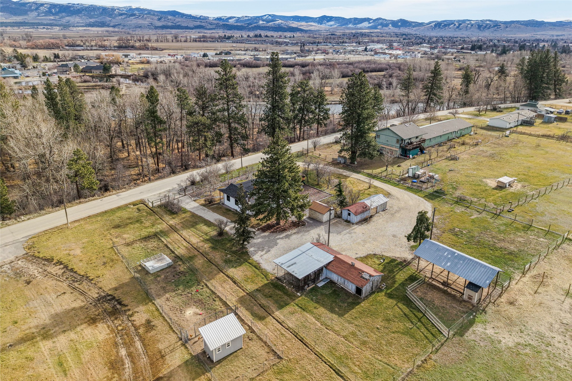 360 W River Road Property Photo 48