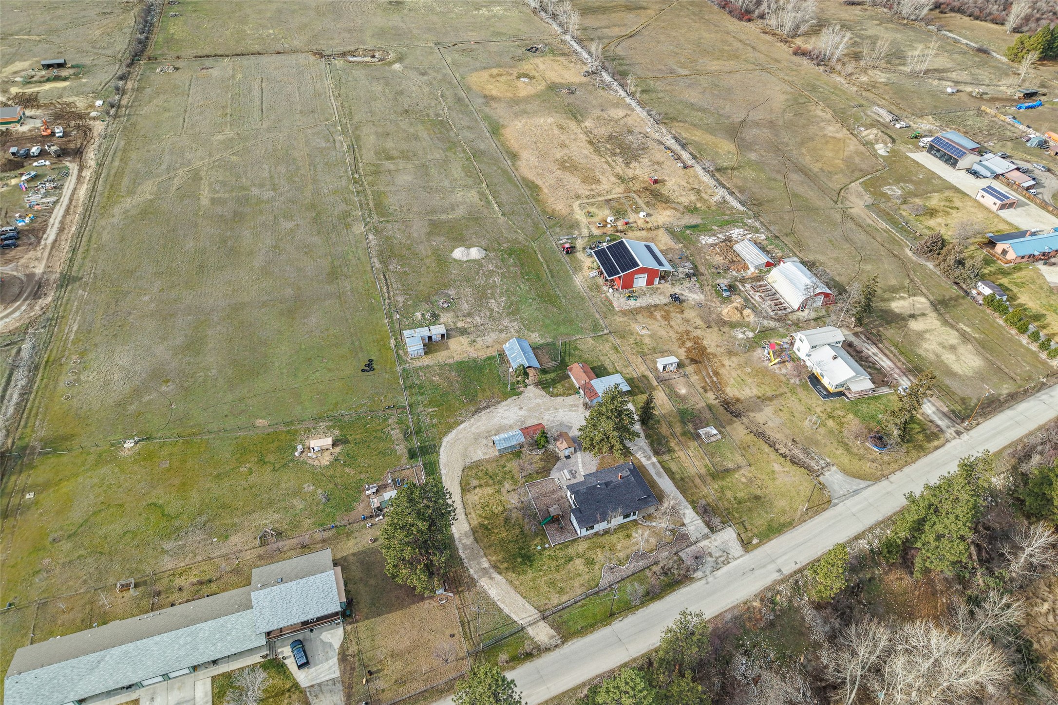 360 W River Road Property Photo 63