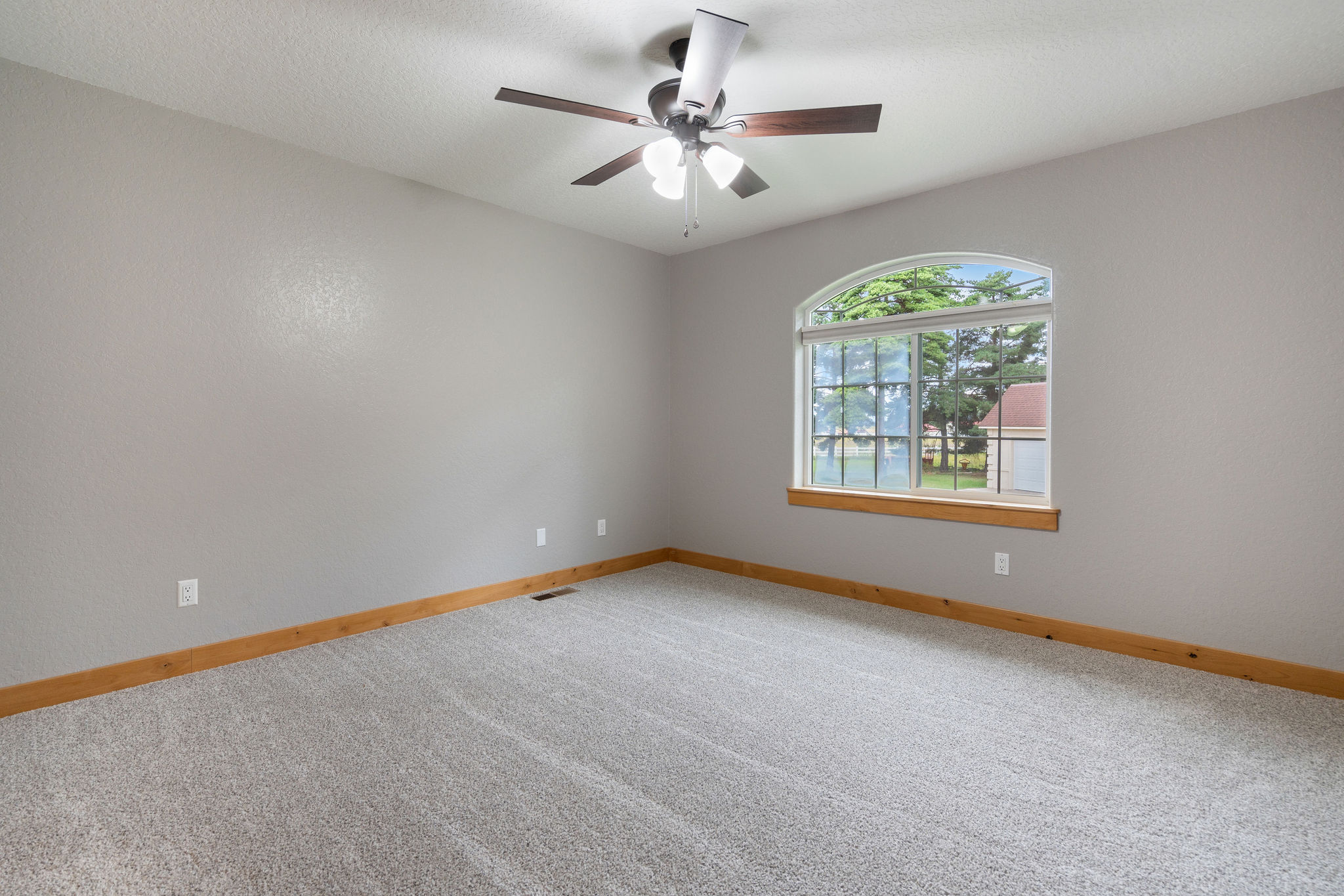 618 Leonard Lane Property Photo 29