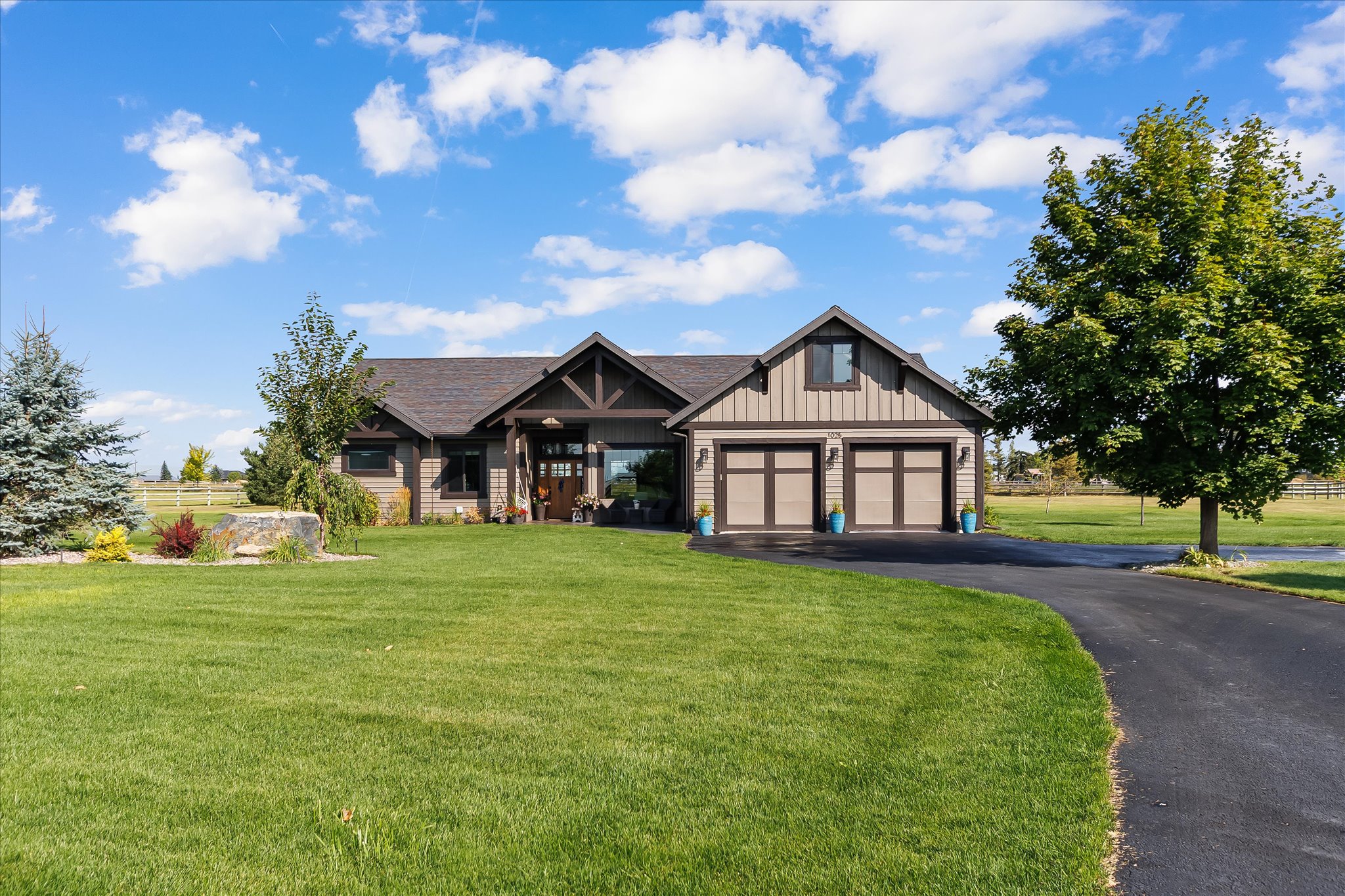 1025 Pheasant Haven Drive Property Photo 2