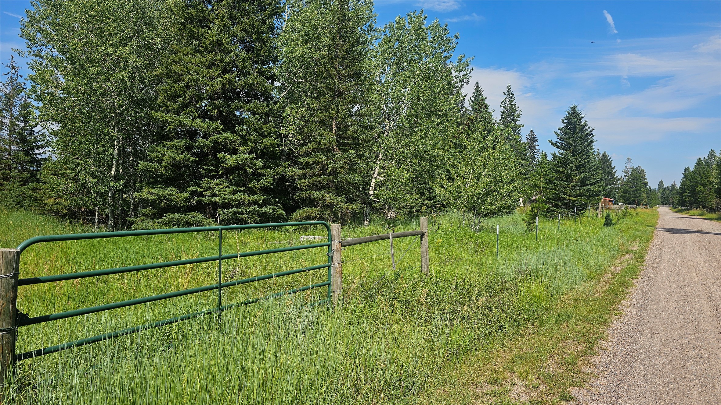 Na W Willow Creek Road Property Photo 3