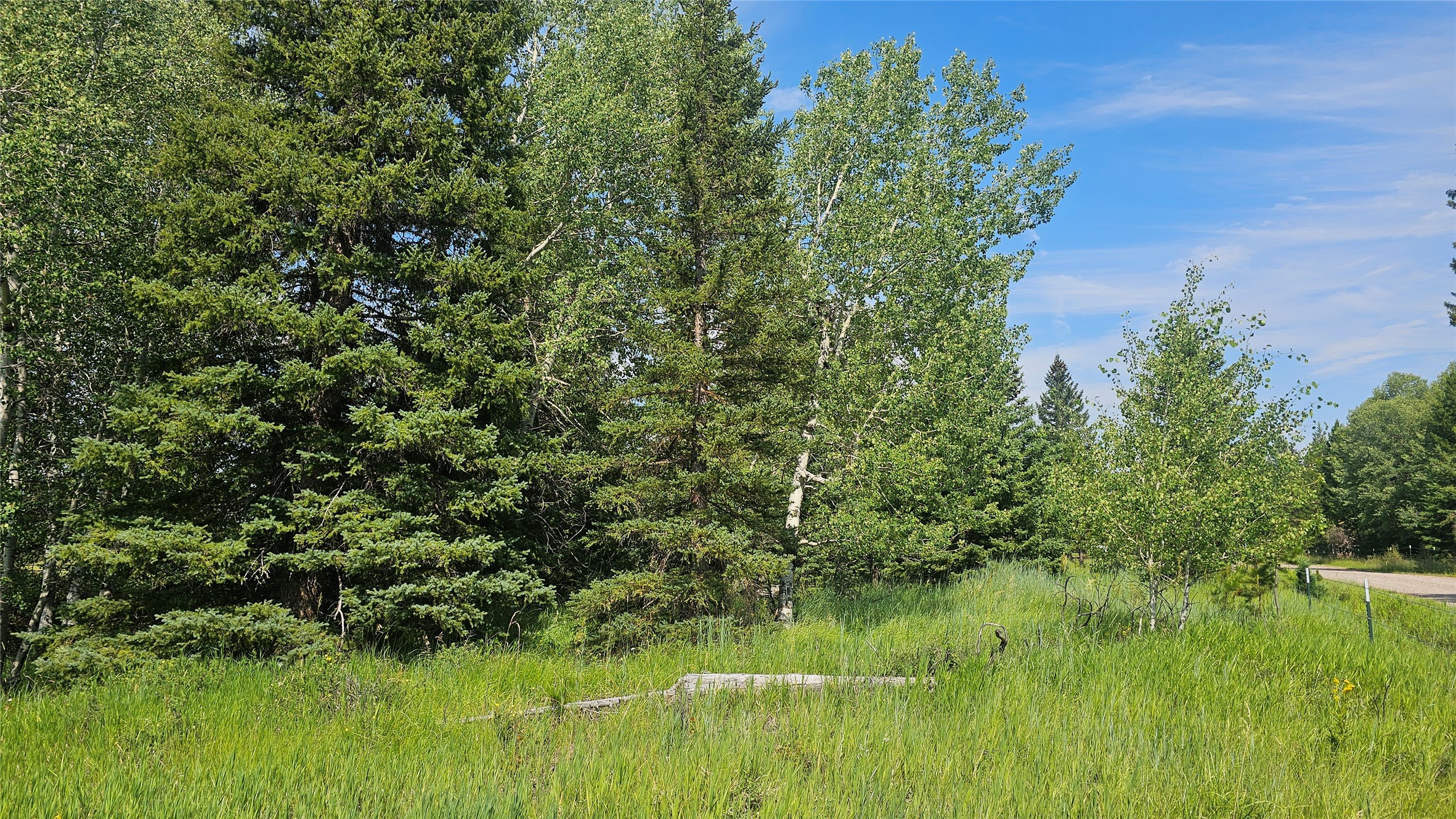 Na W Willow Creek Road Property Photo 4