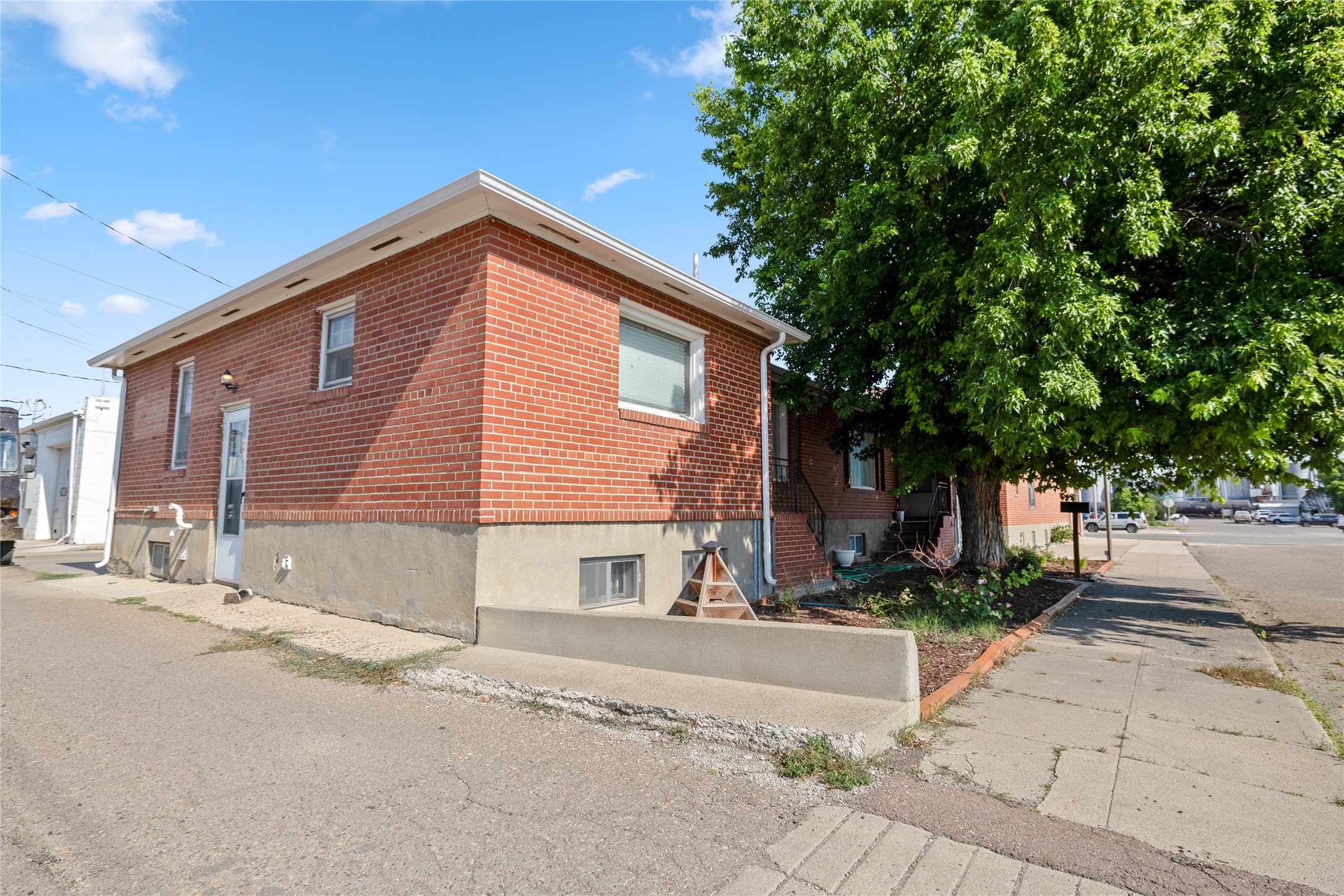 118 6th Avenue Property Photo 2