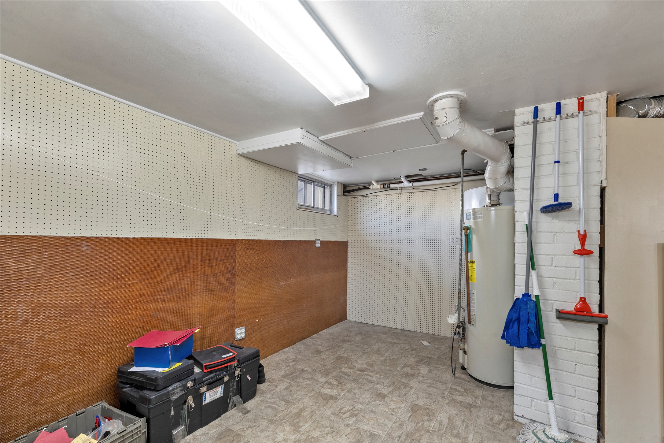 118 6th Avenue Property Photo 17