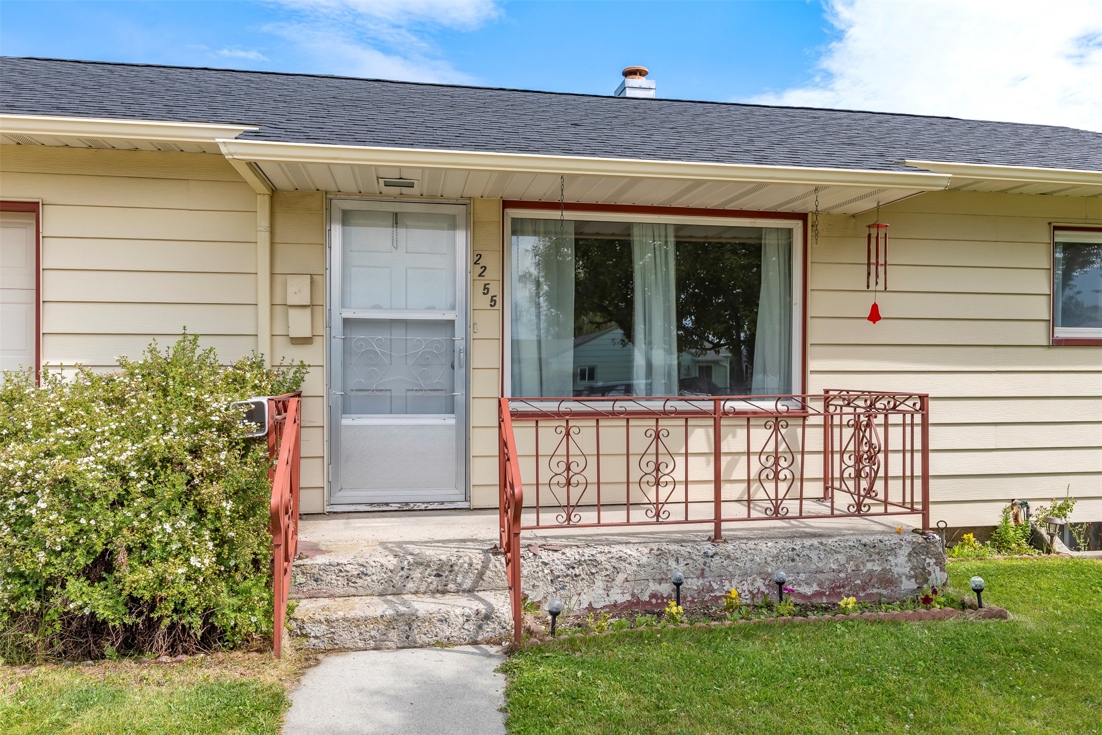 2255 North Drive Property Photo 4