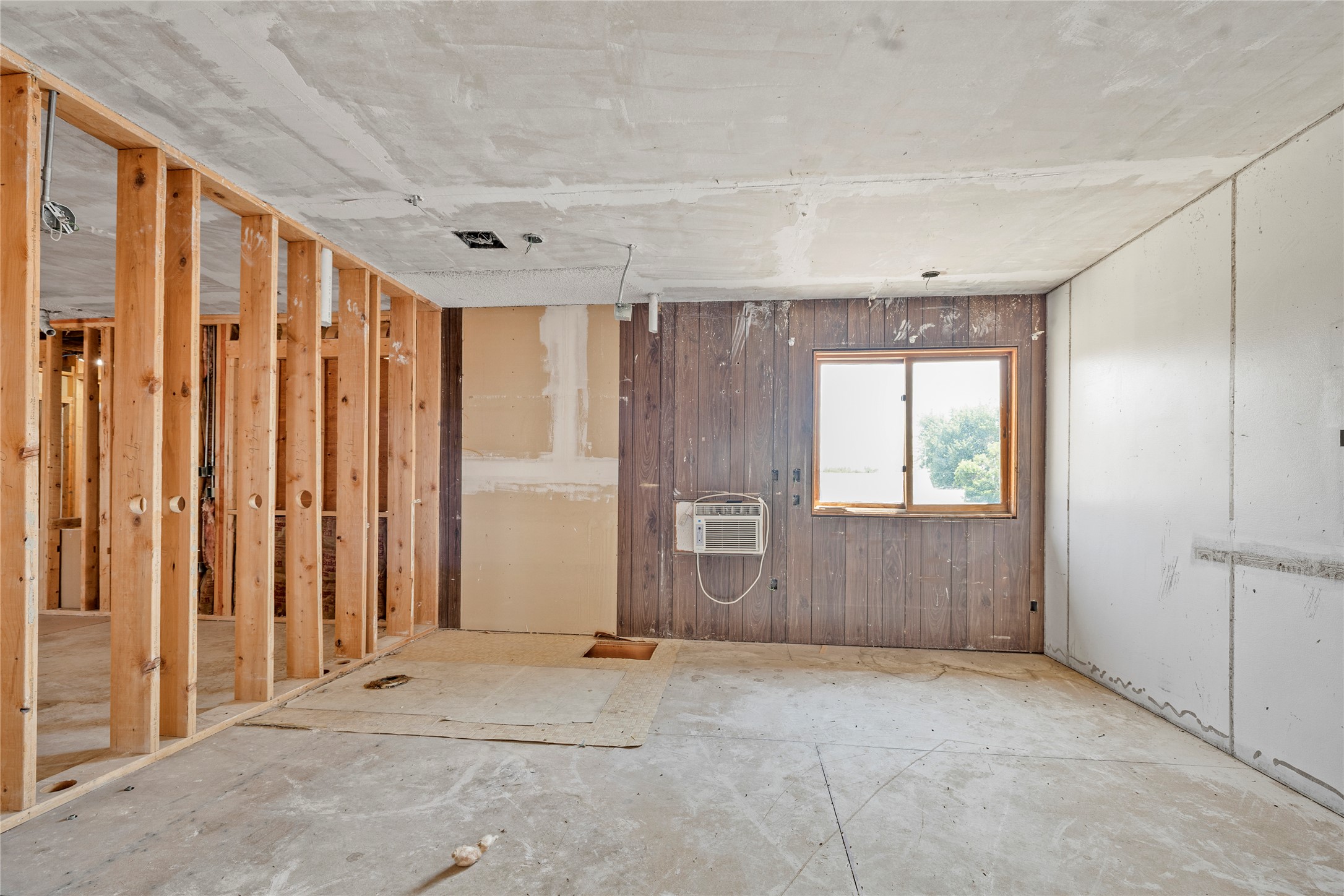 537 2nd Street Property Photo 43