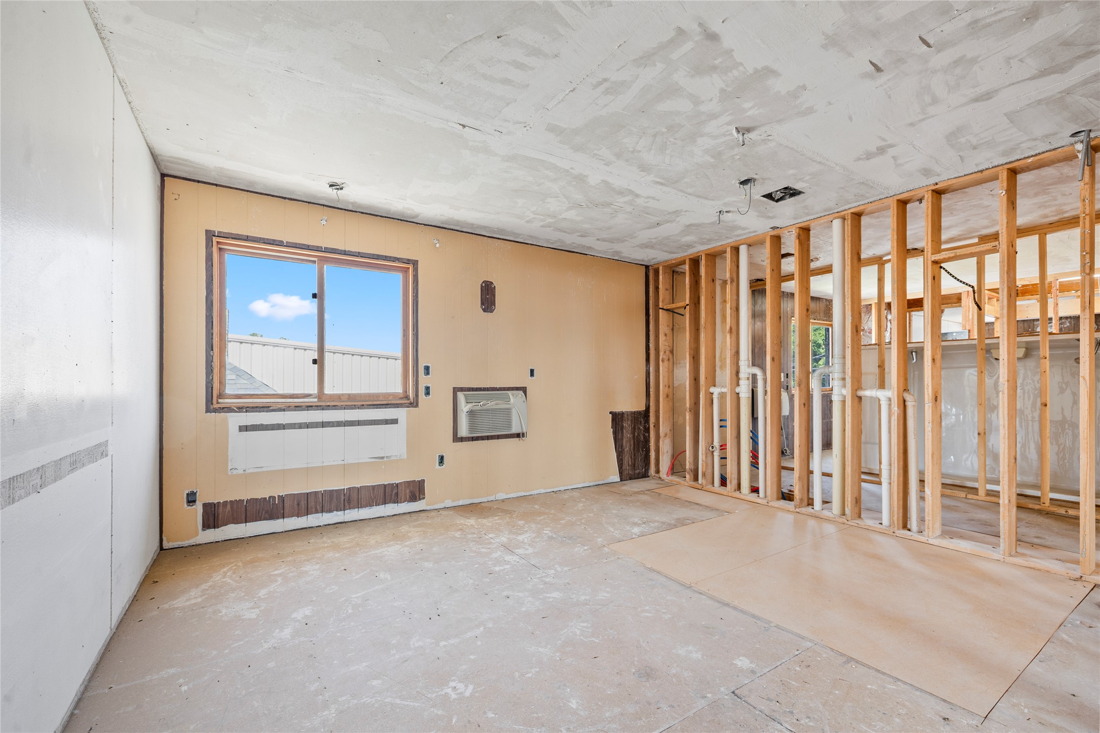 537 2nd Street Property Photo 44
