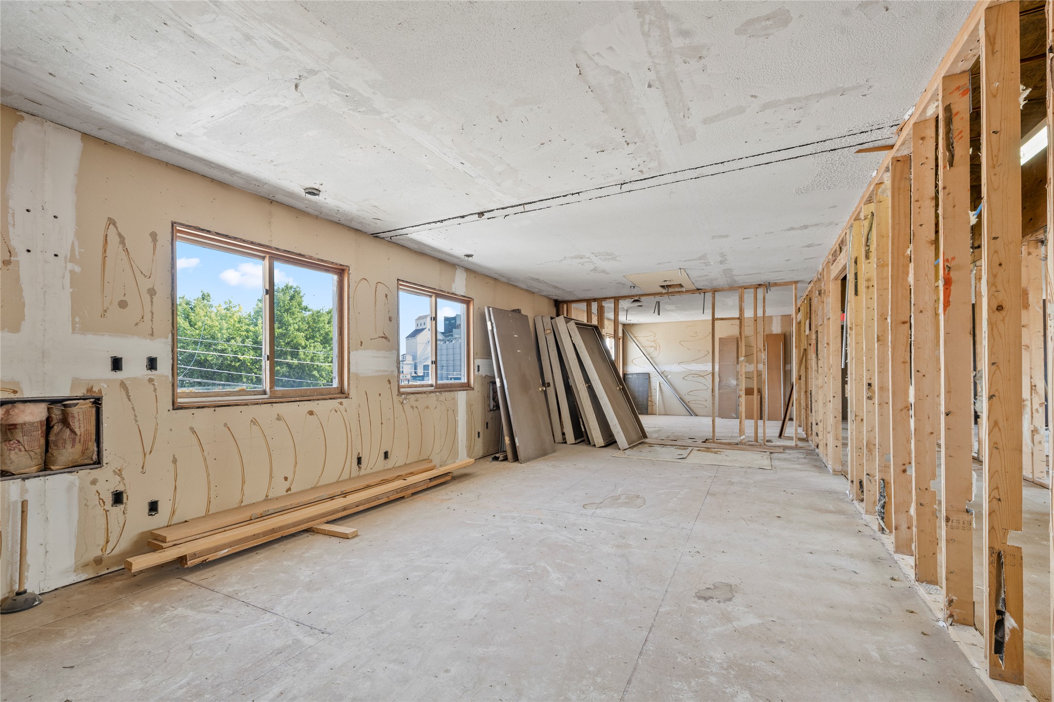 537 2nd Street Property Photo 48