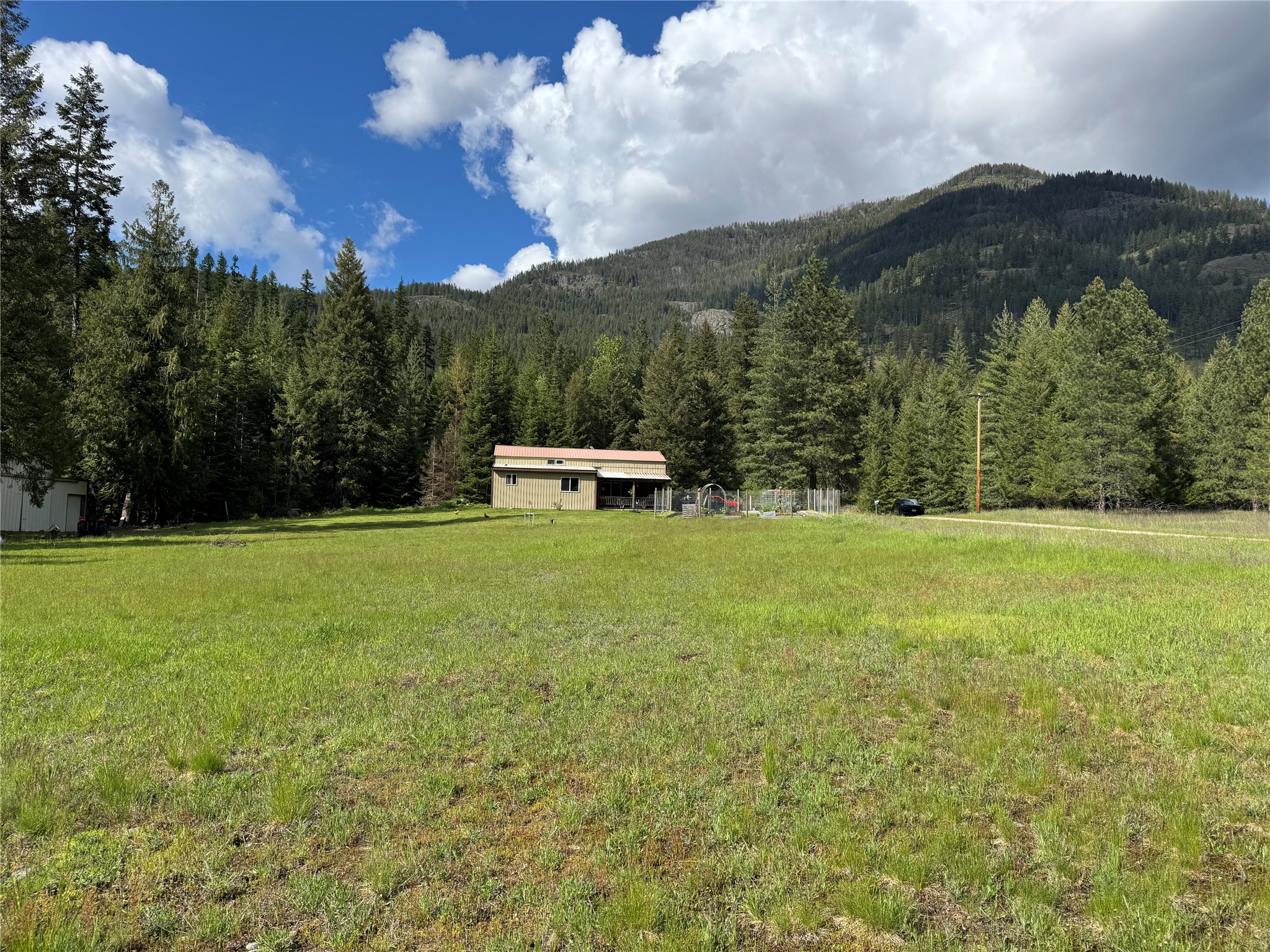 2 Cedar Grove Lane Property Photo 4