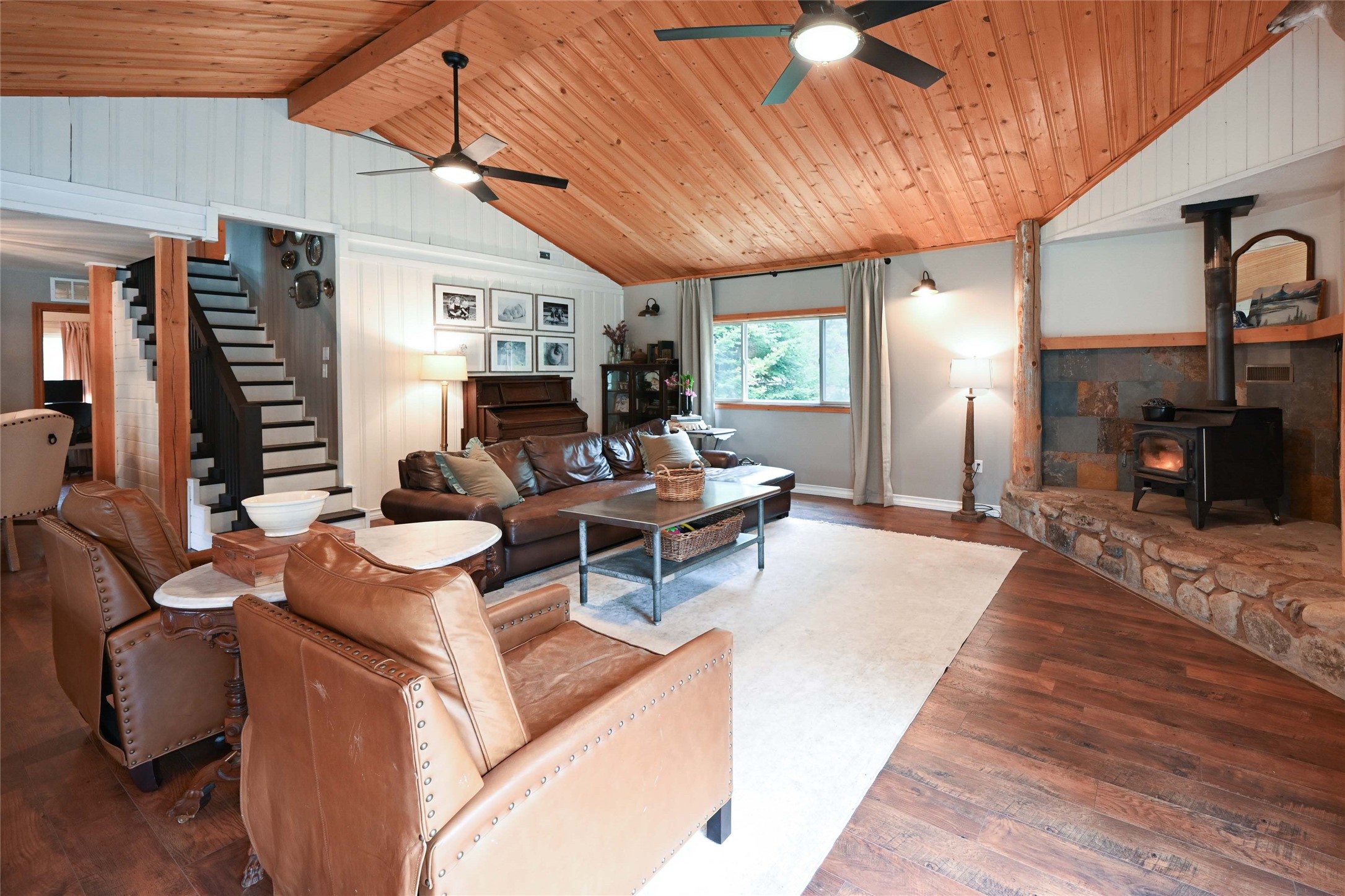 2 Cedar Grove Lane Property Photo 14