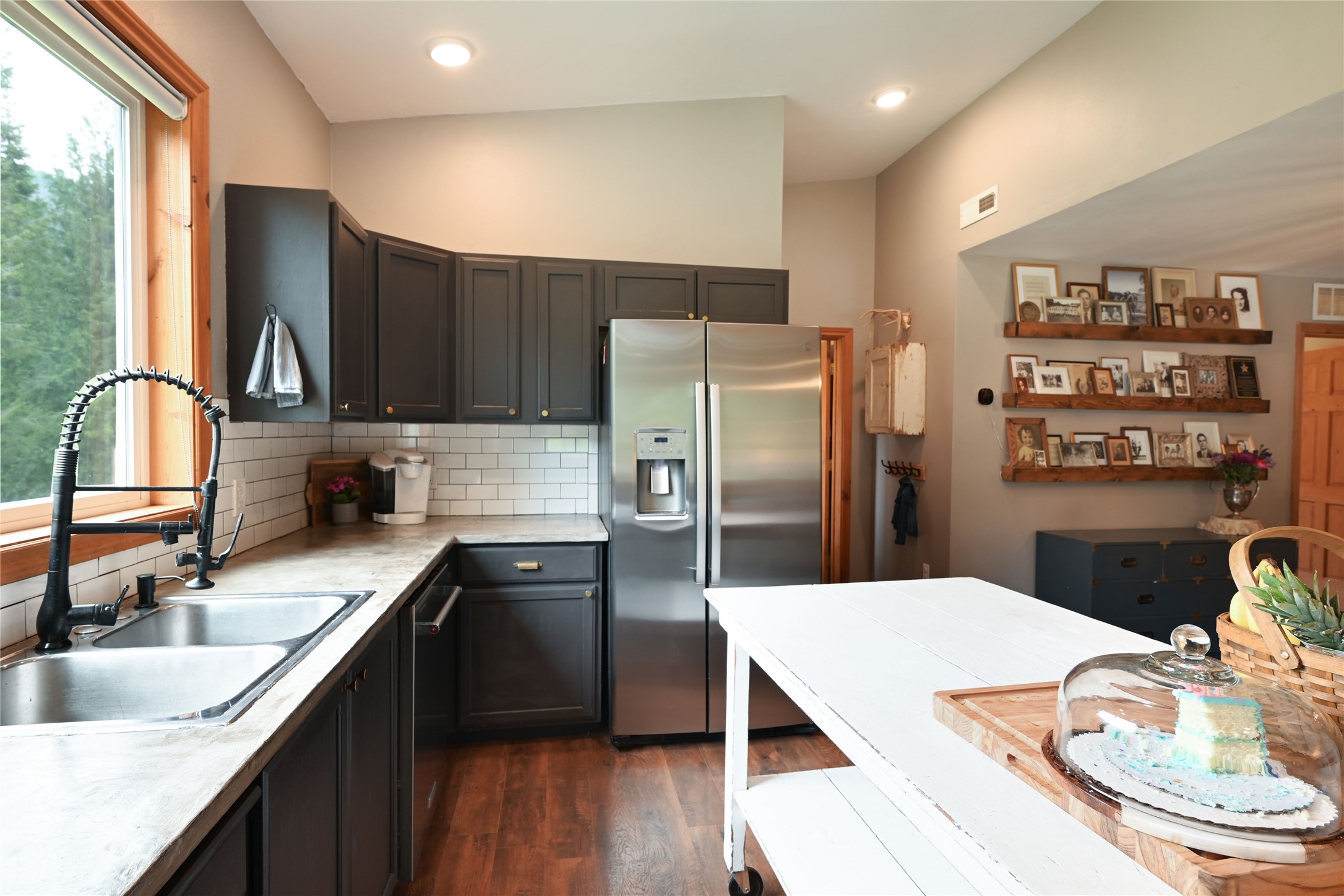 2 Cedar Grove Lane Property Photo 19