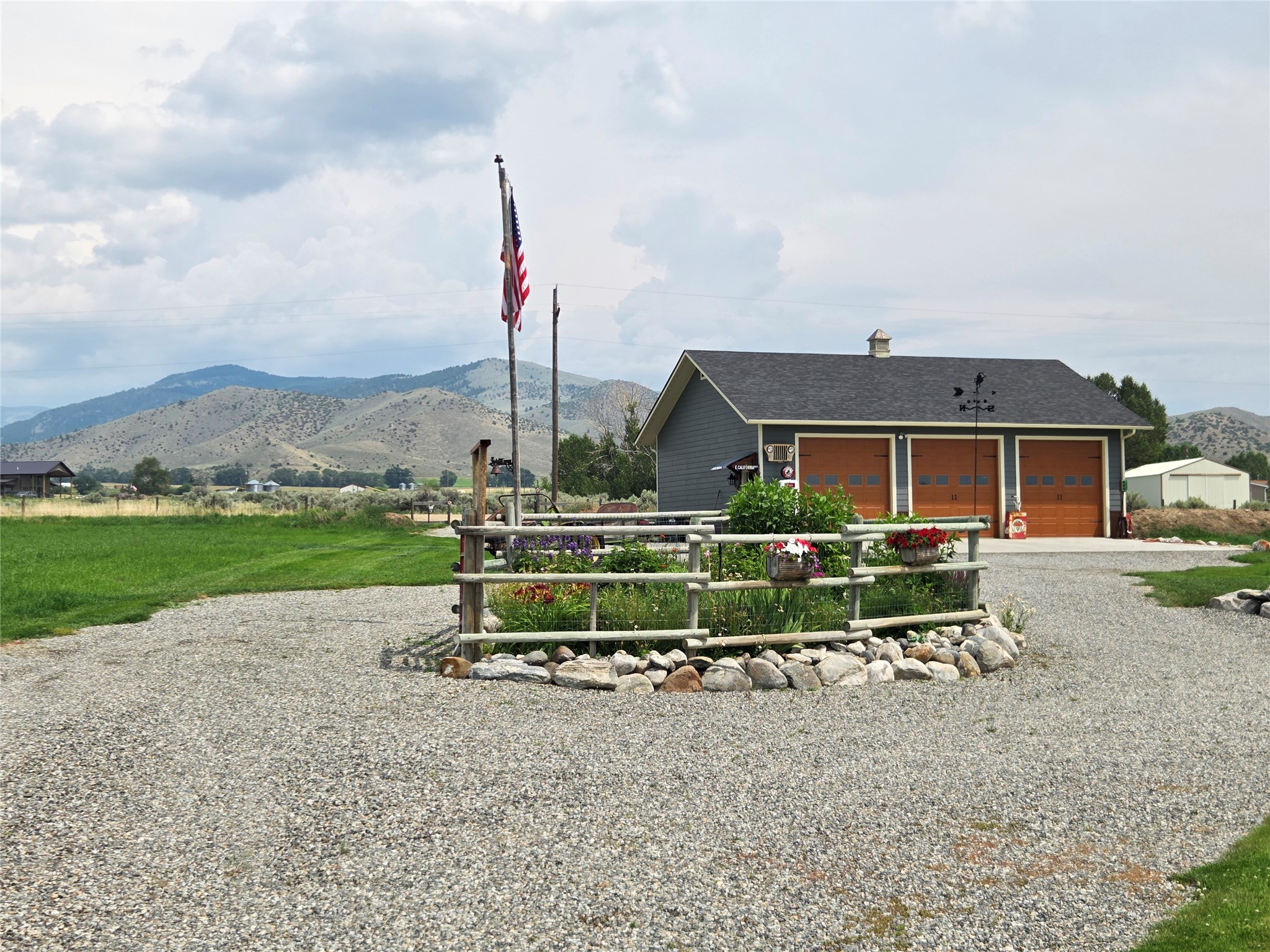 6 Hawks Court Property Photo 6