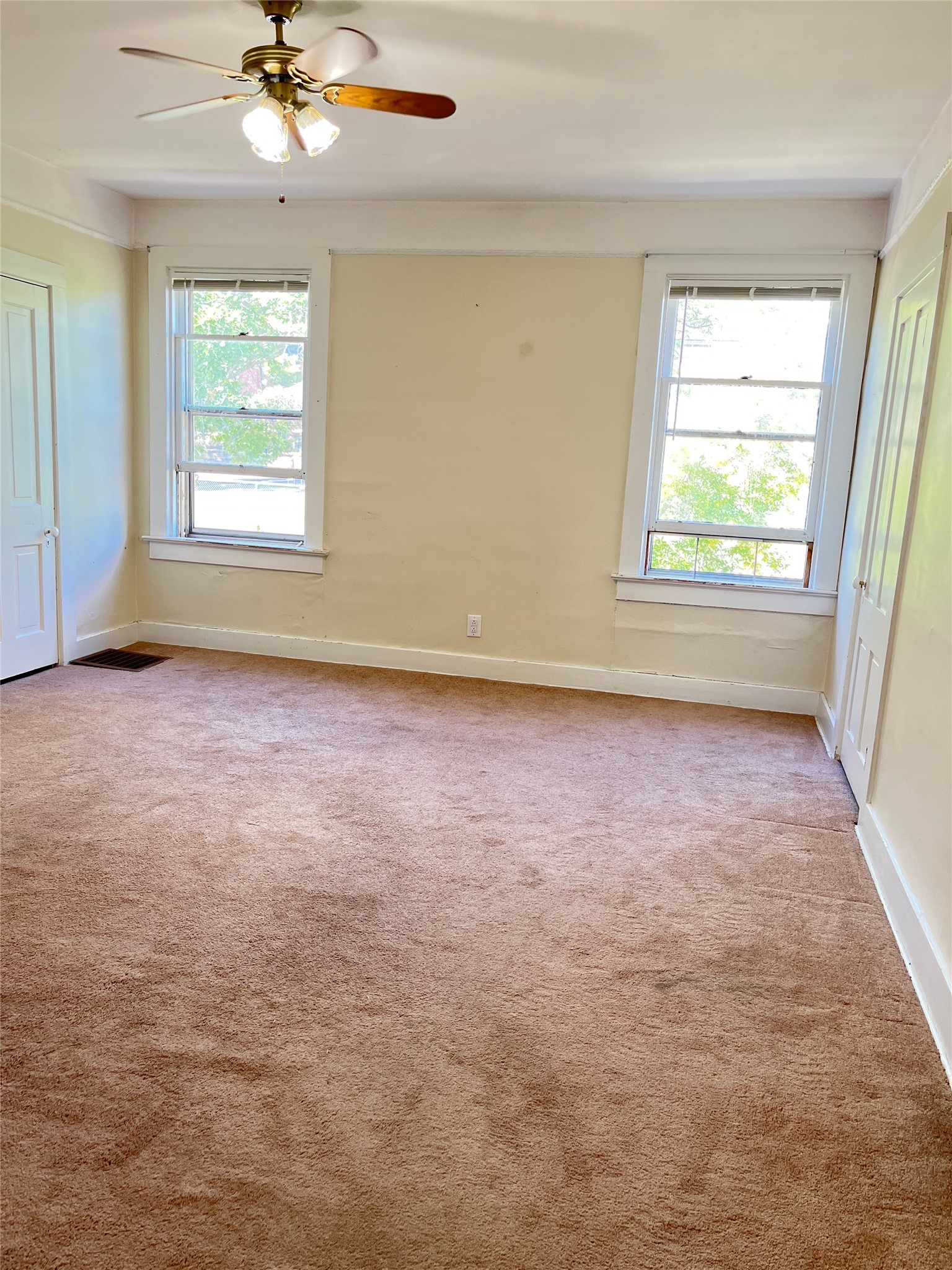 407 Madison Avenue Property Photo 12