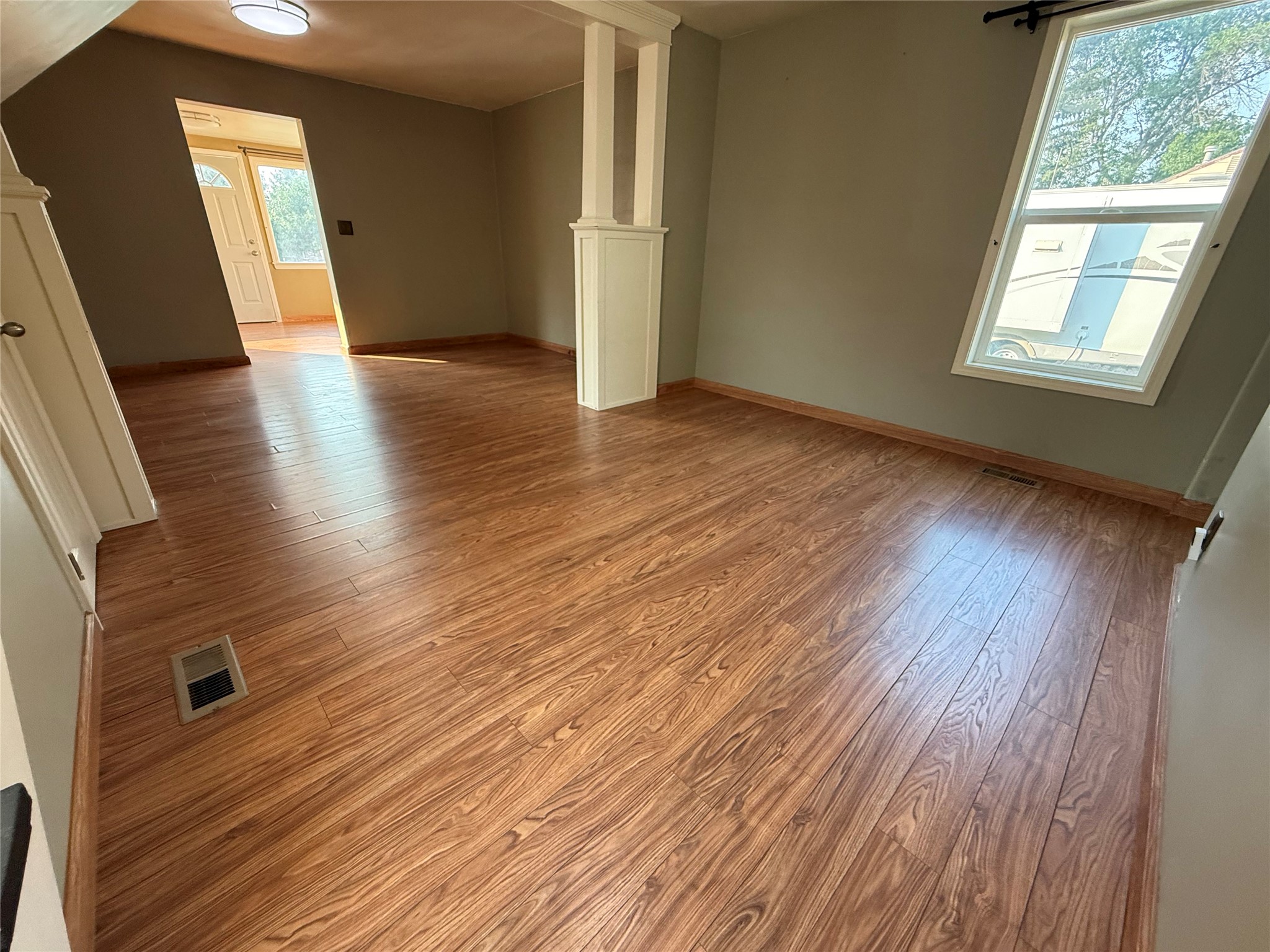 221 4th Avenue Se Property Photo 3
