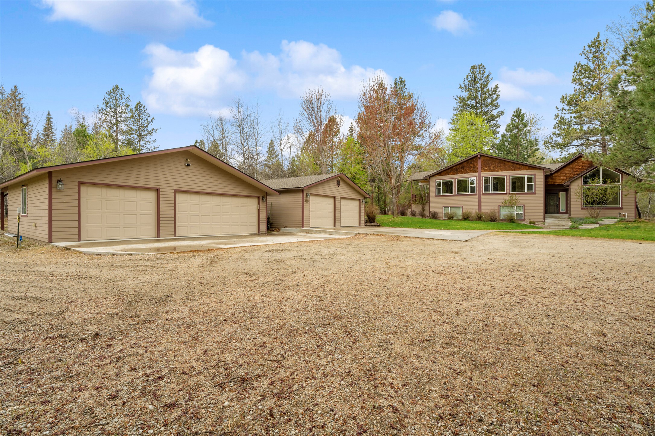 565 Chickadee Lane Property Photo 1