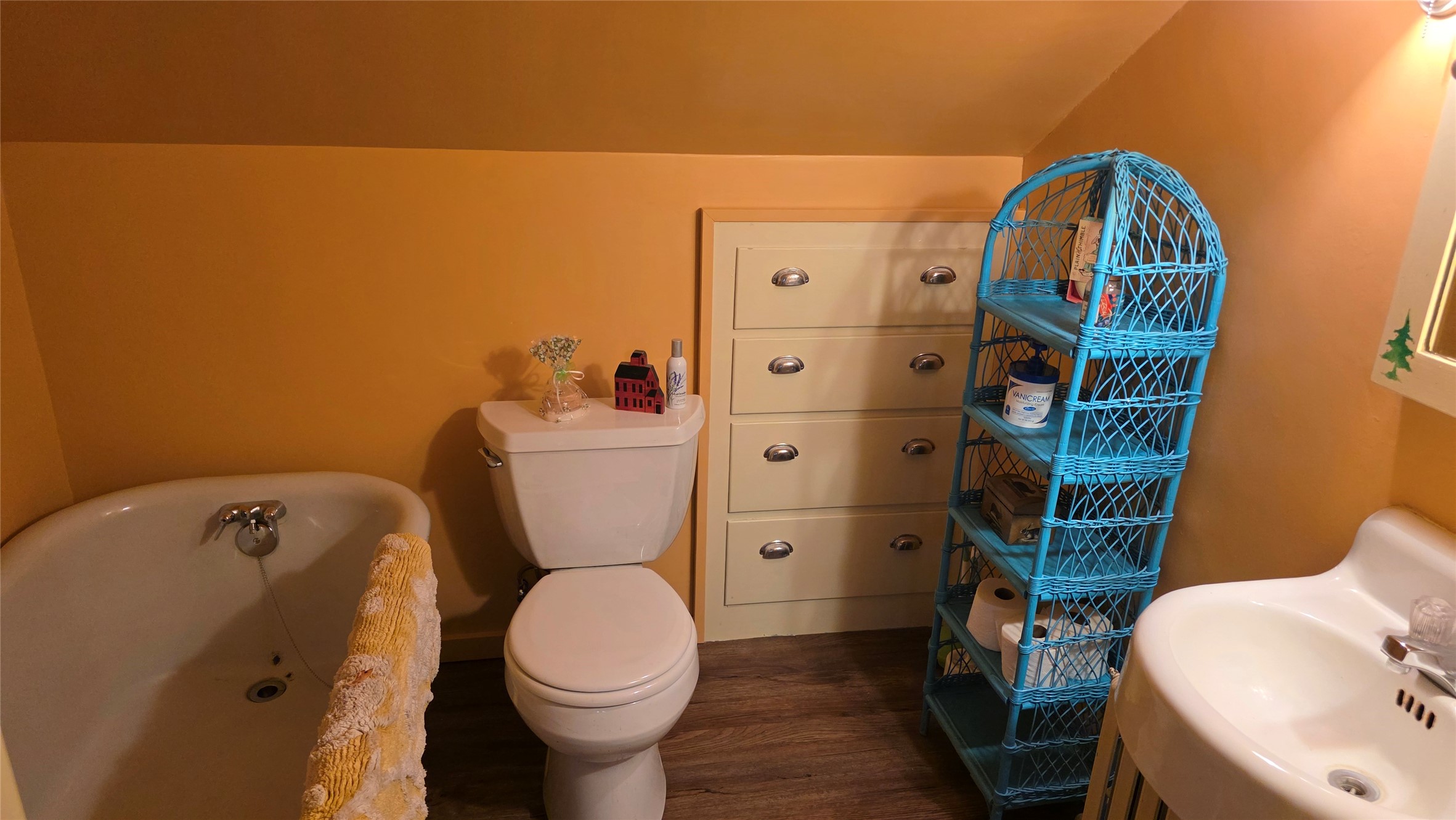 411 N Ewing Street Property Photo 15