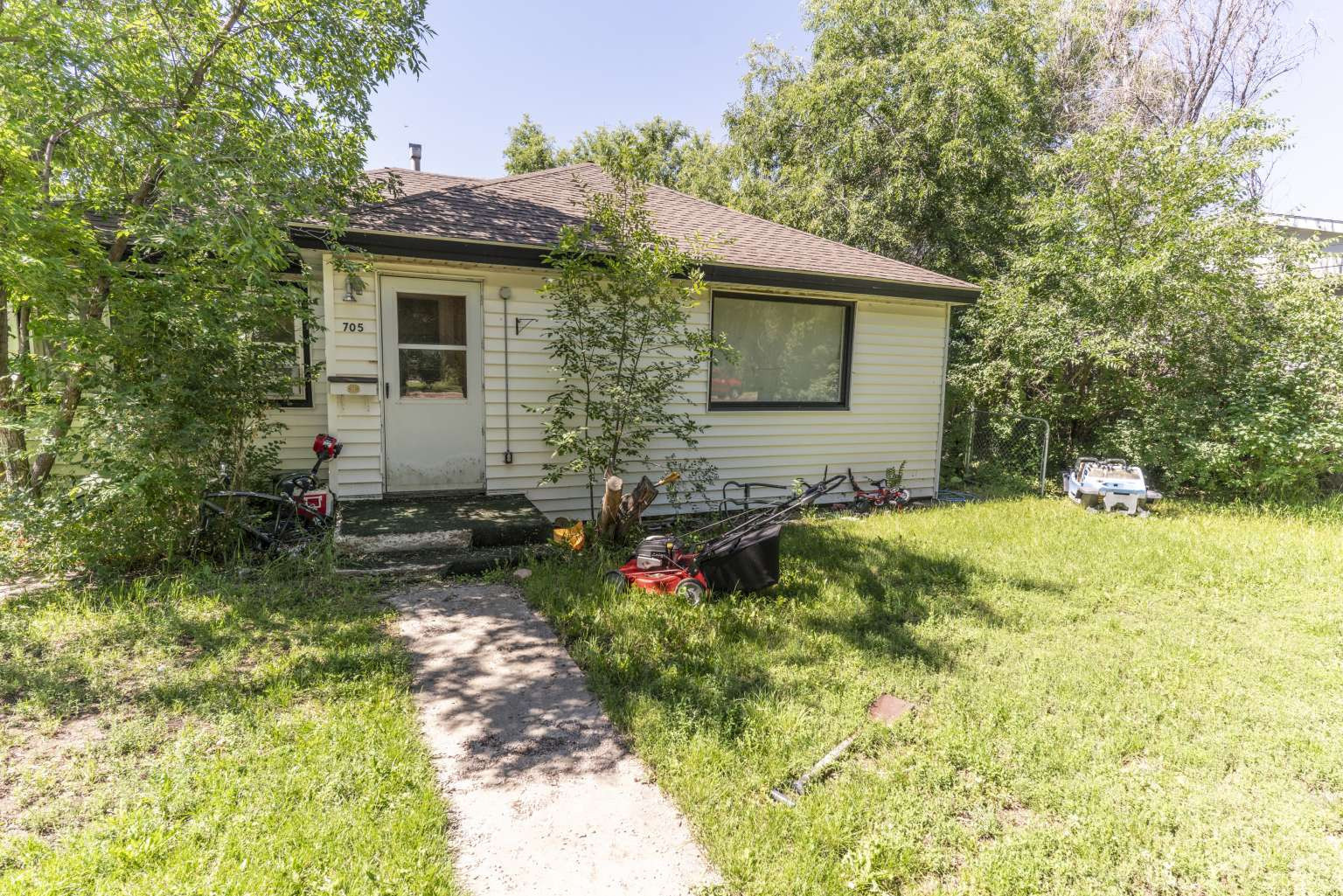 705 5th Avenue S Property Photo 1