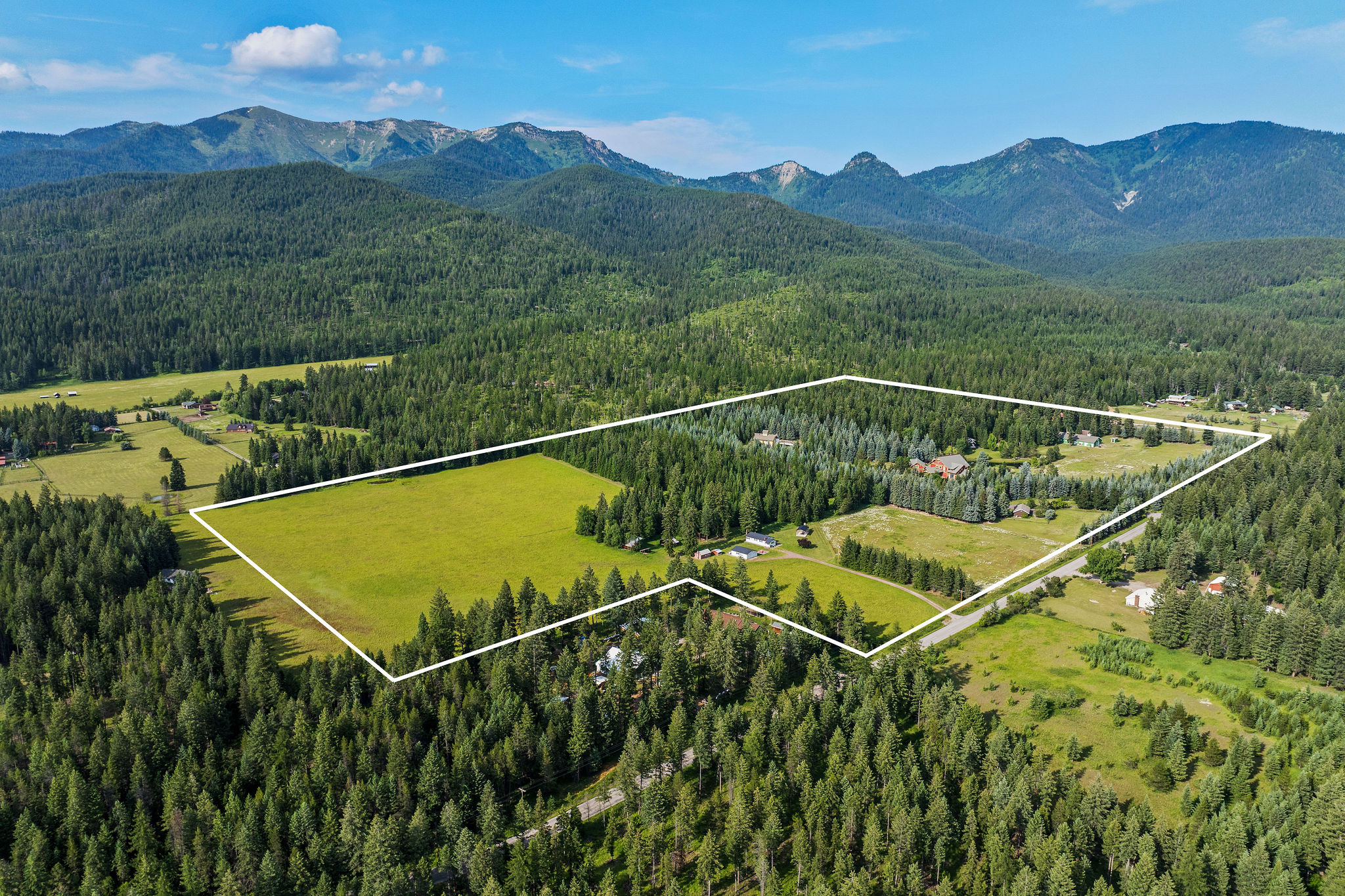 3039 And 3005 Foothill Road Property Photo 8