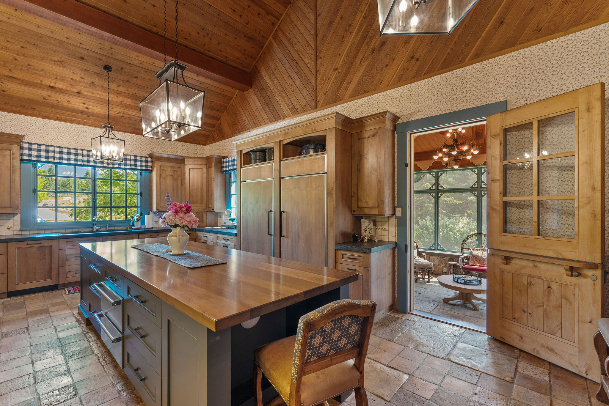 3039 And 3005 Foothill Road Property Photo 40