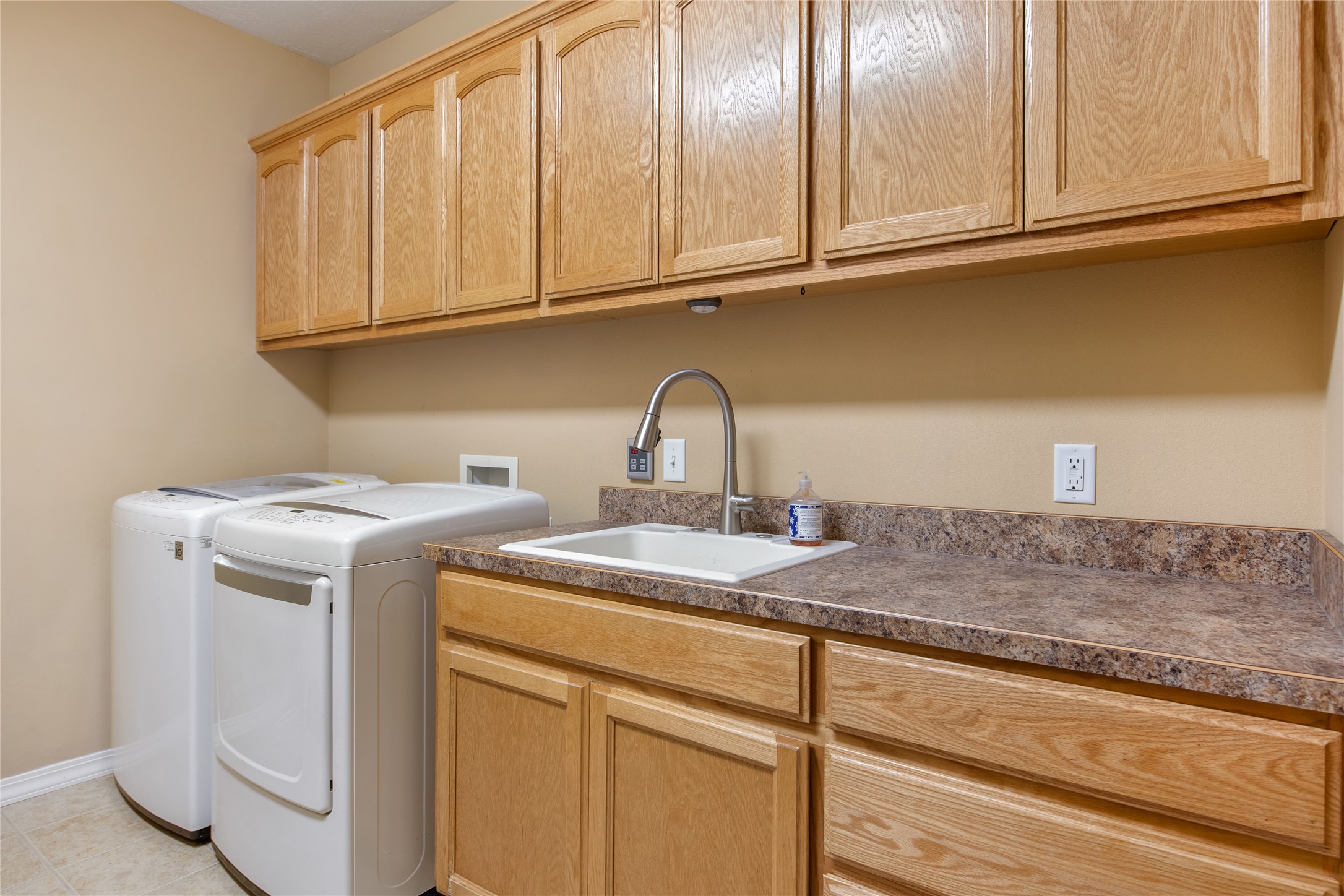 2292 Bald Eagle Close Property Photo 27