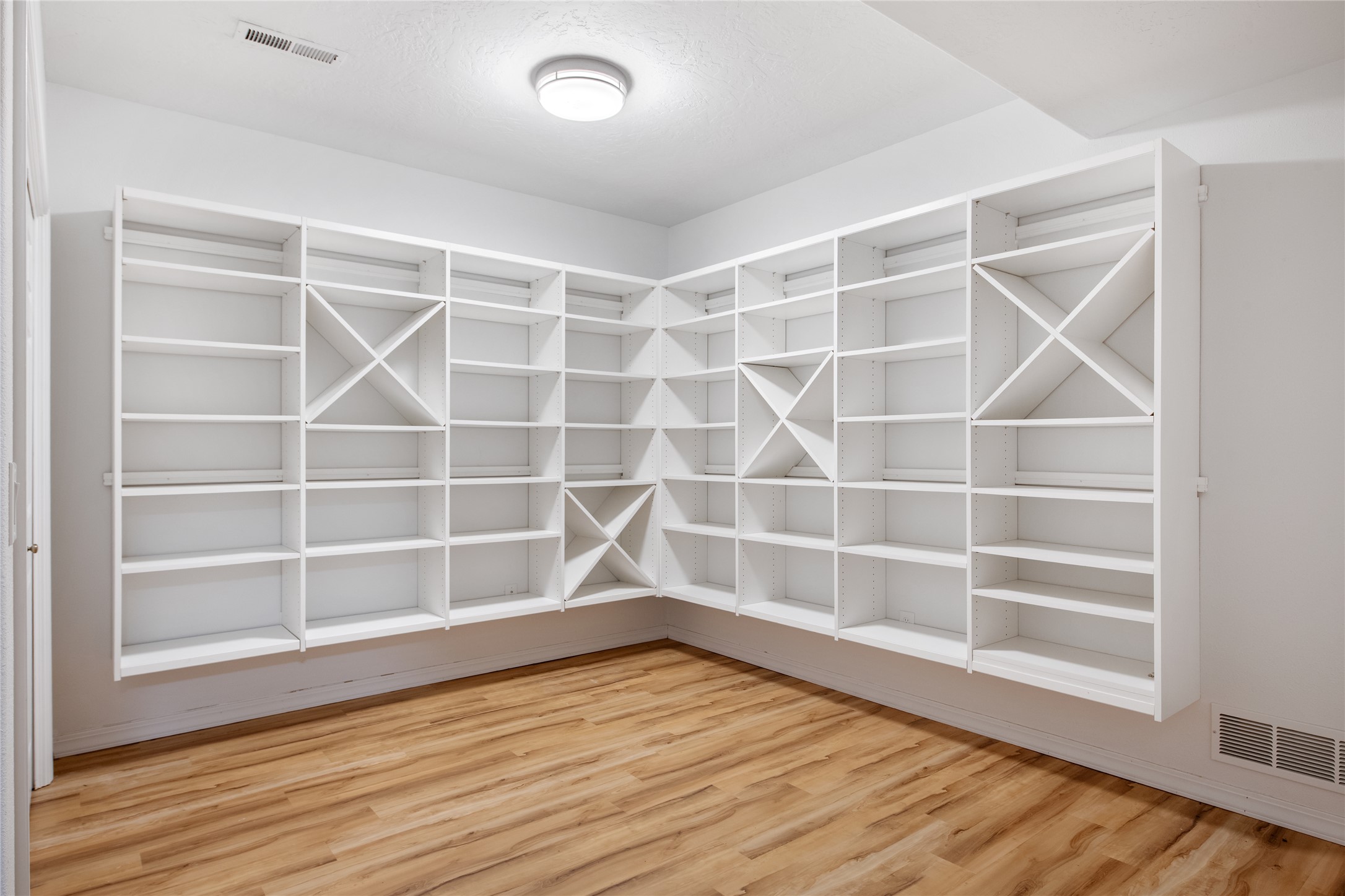 2292 Bald Eagle Close Property Photo 31