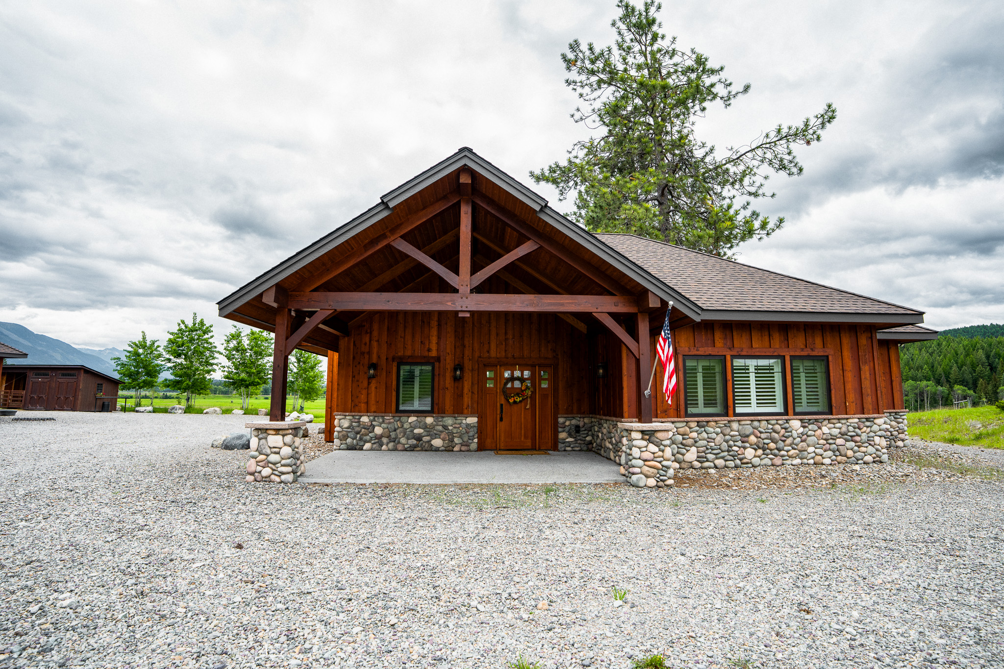 950 Eagle Lake Loop Property Photo 3