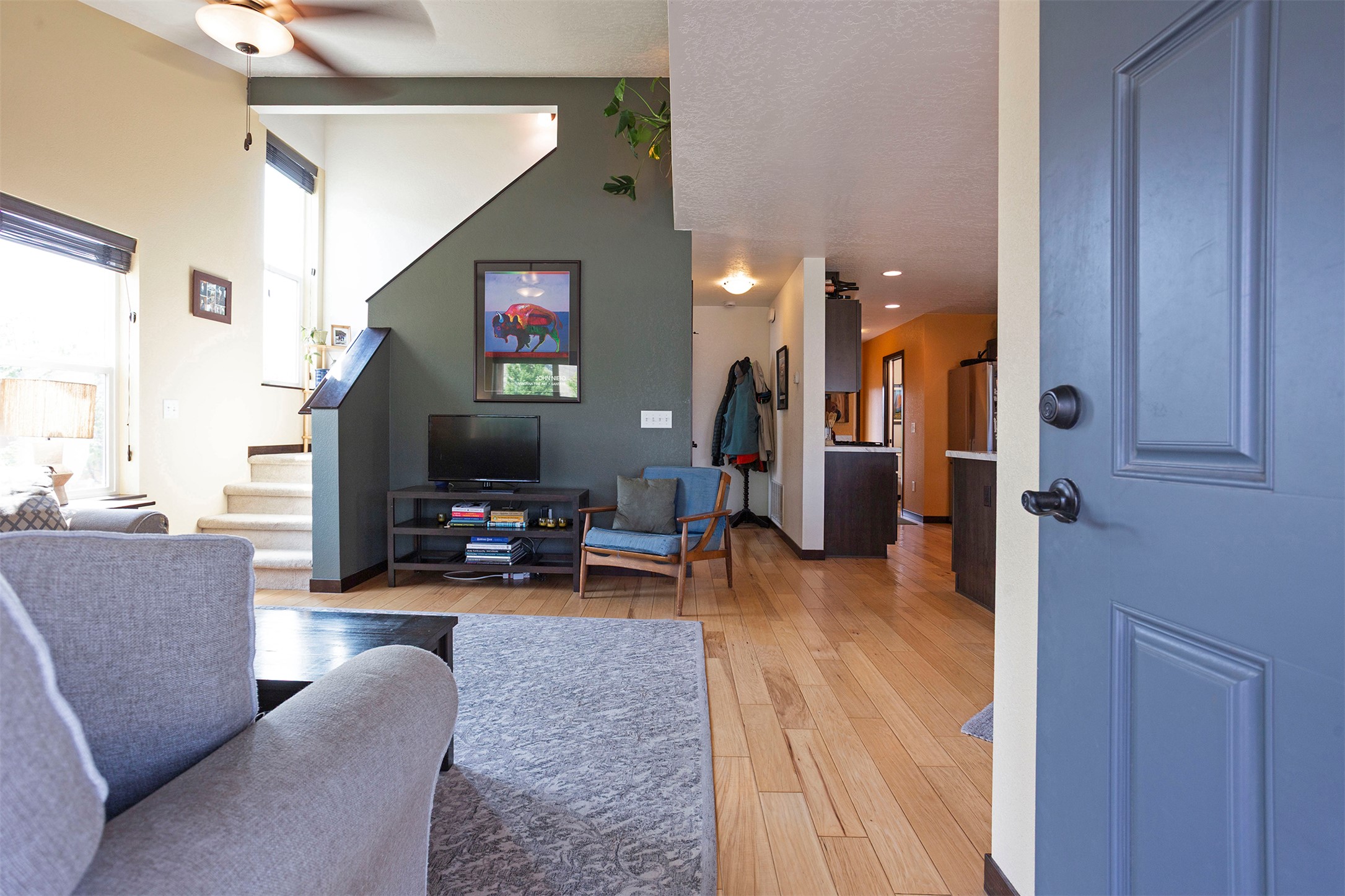 1105 Village Way Property Photo 4
