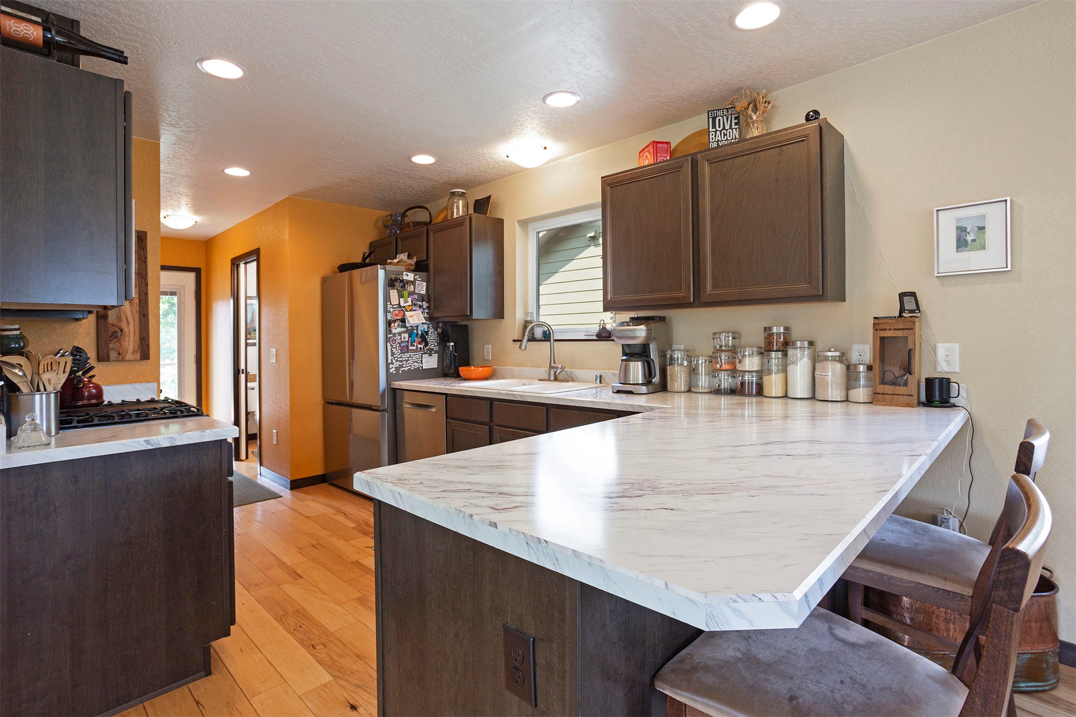 1105 Village Way Property Photo 10