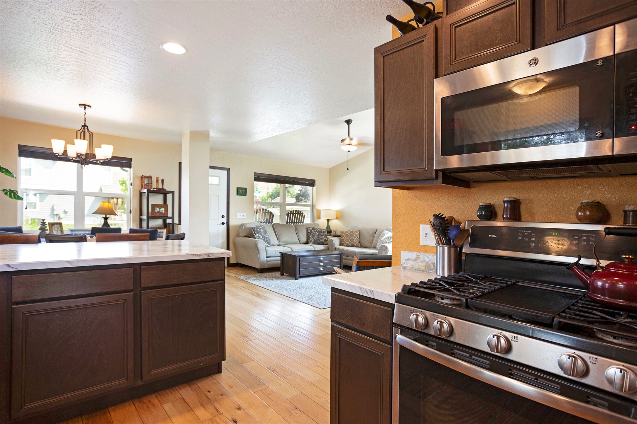 1105 Village Way Property Photo 13