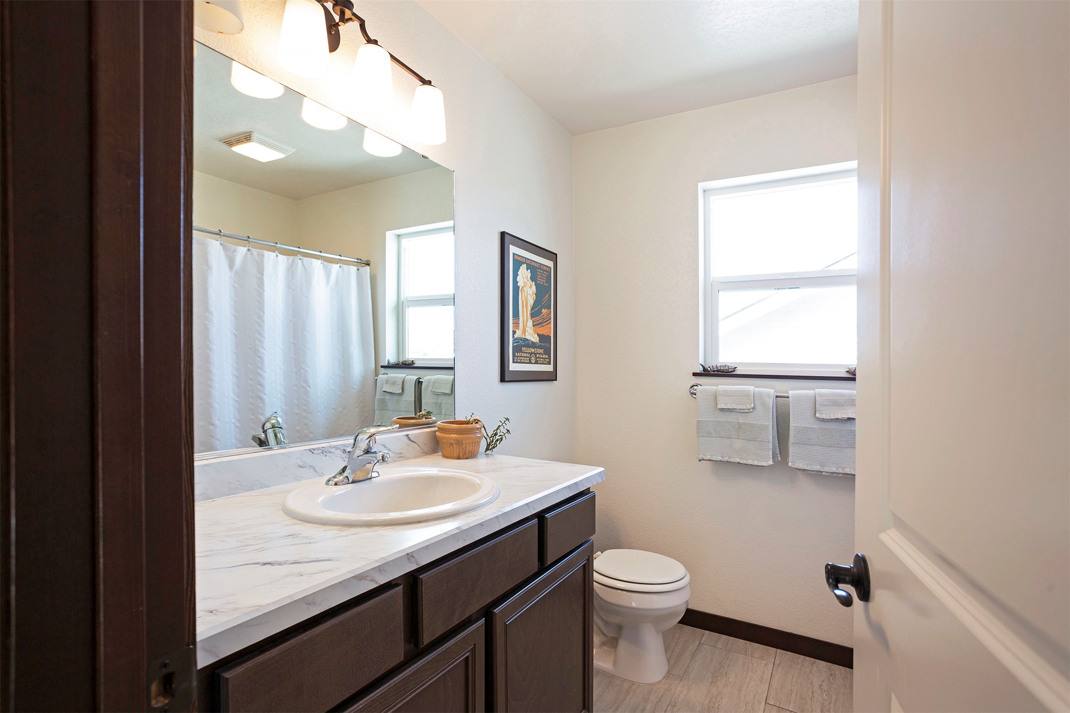 1105 Village Way Property Photo 24
