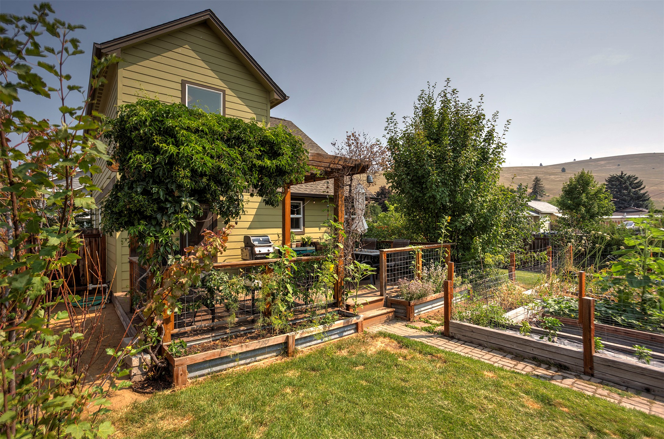 1105 Village Way Property Photo 28