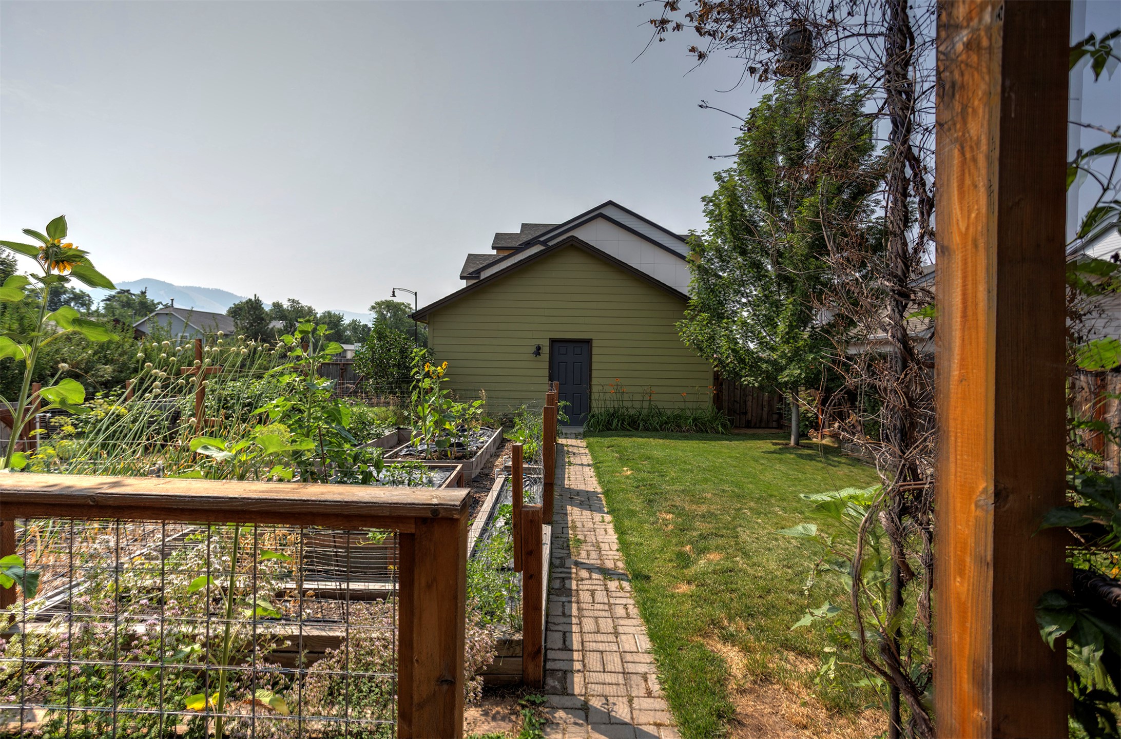 1105 Village Way Property Photo 32
