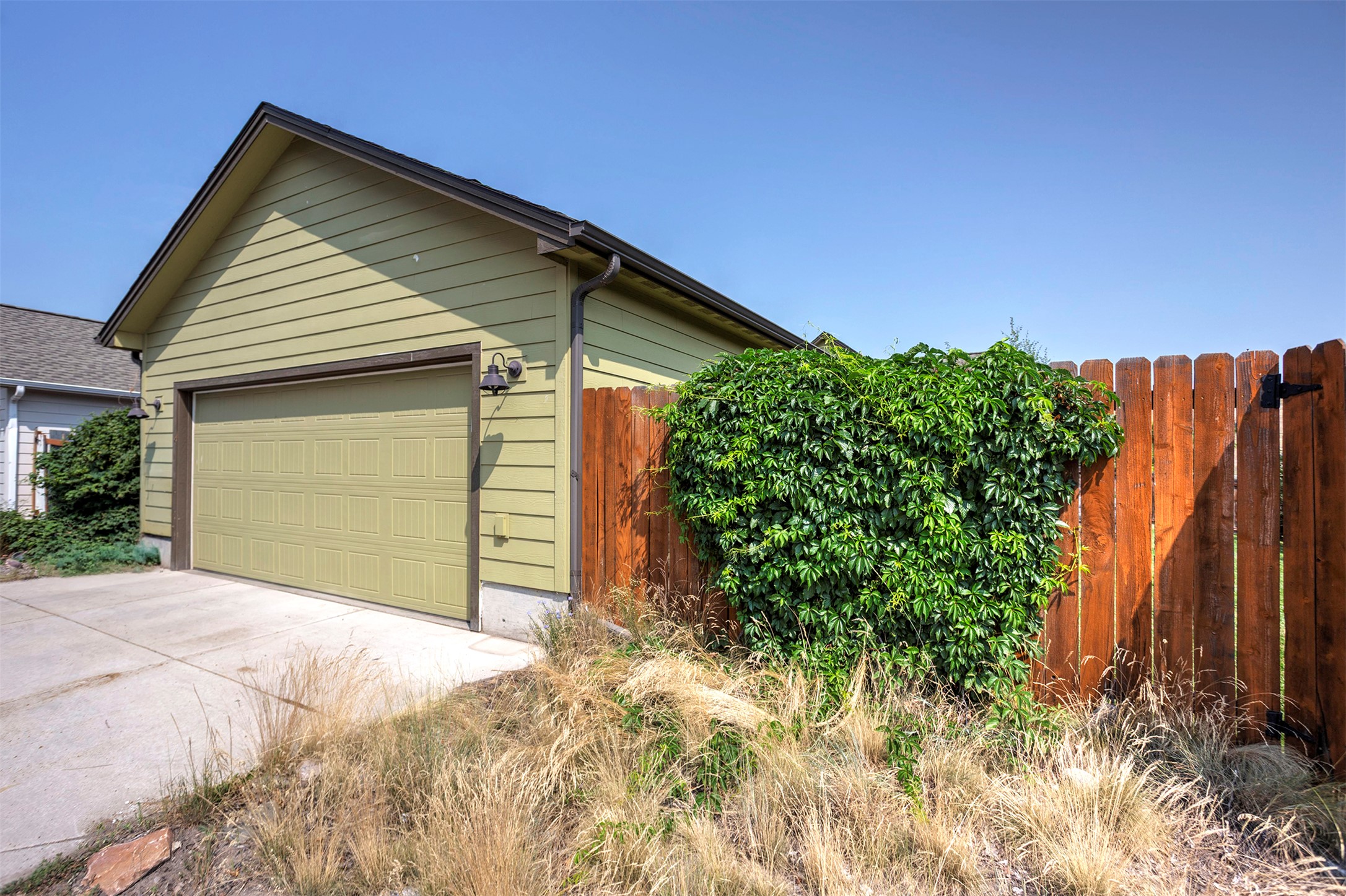 1105 Village Way Property Photo 38