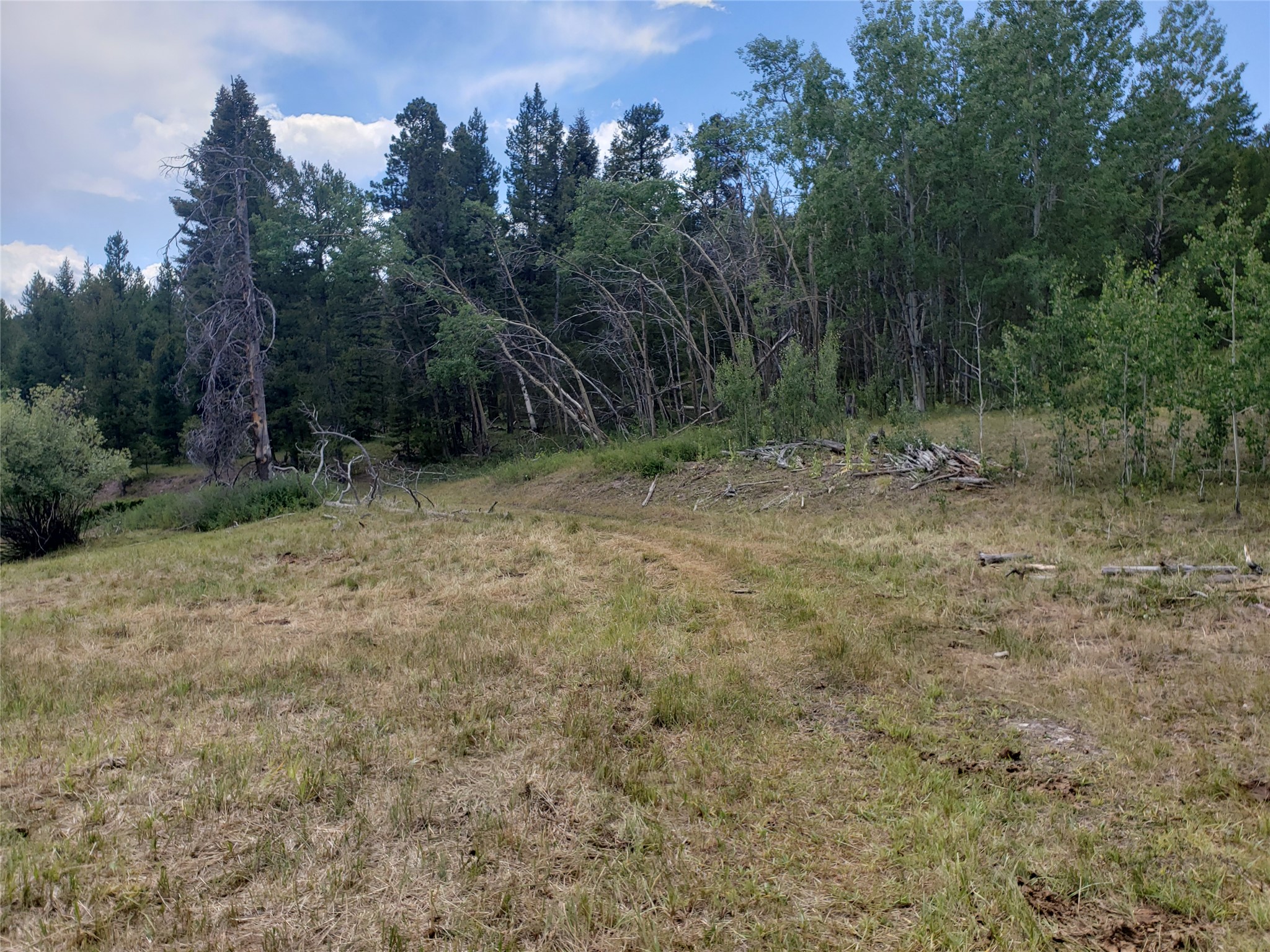 300 Hematite Road Property Photo 9