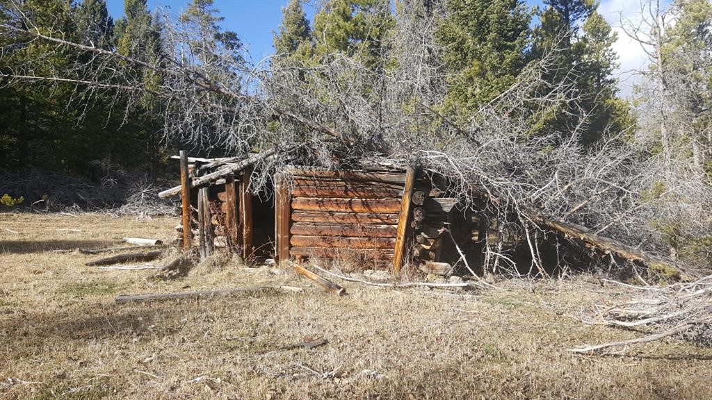300 Hematite Road Property Photo 18