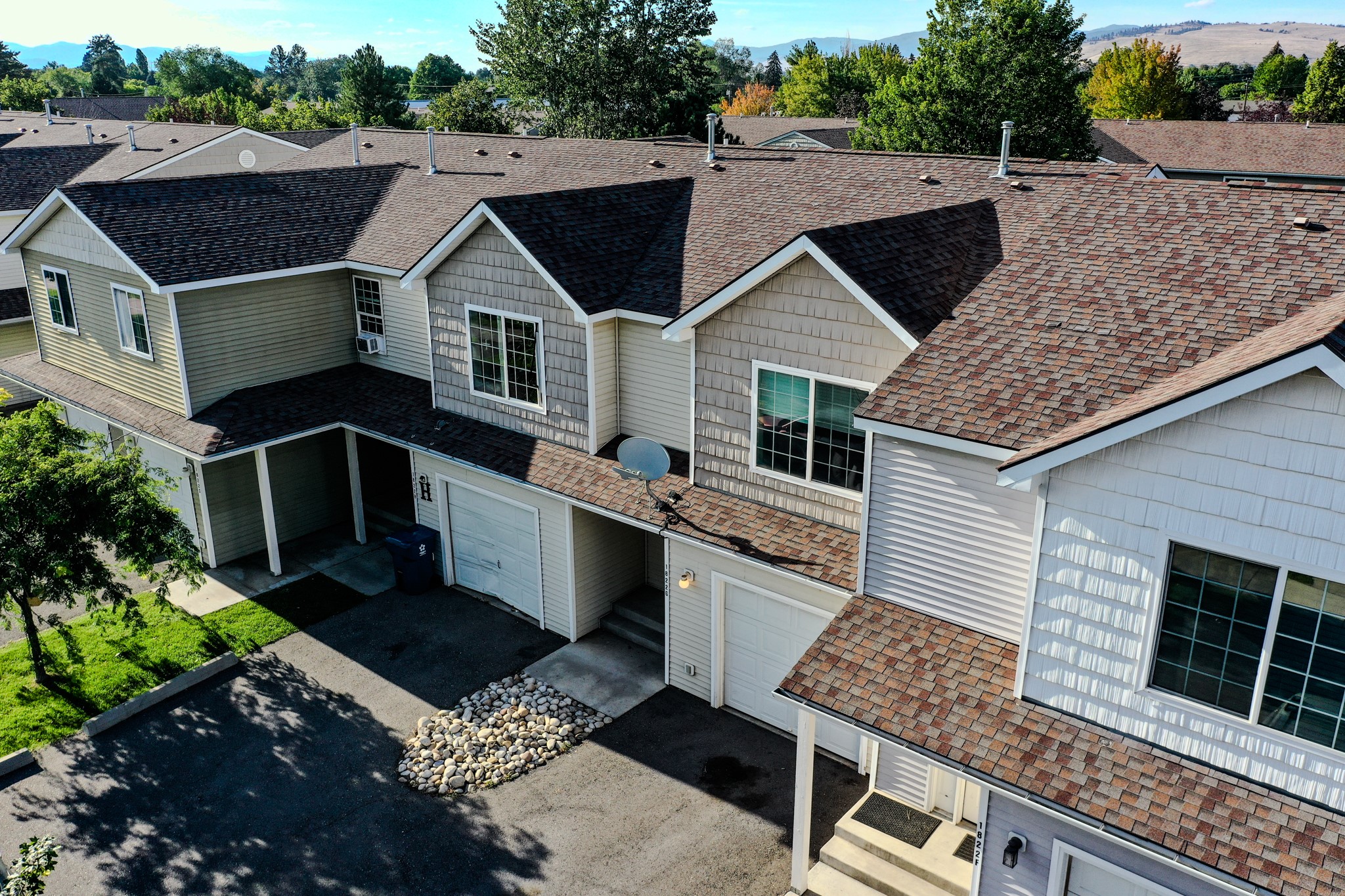 1915 Montana Street C Property Photo 1