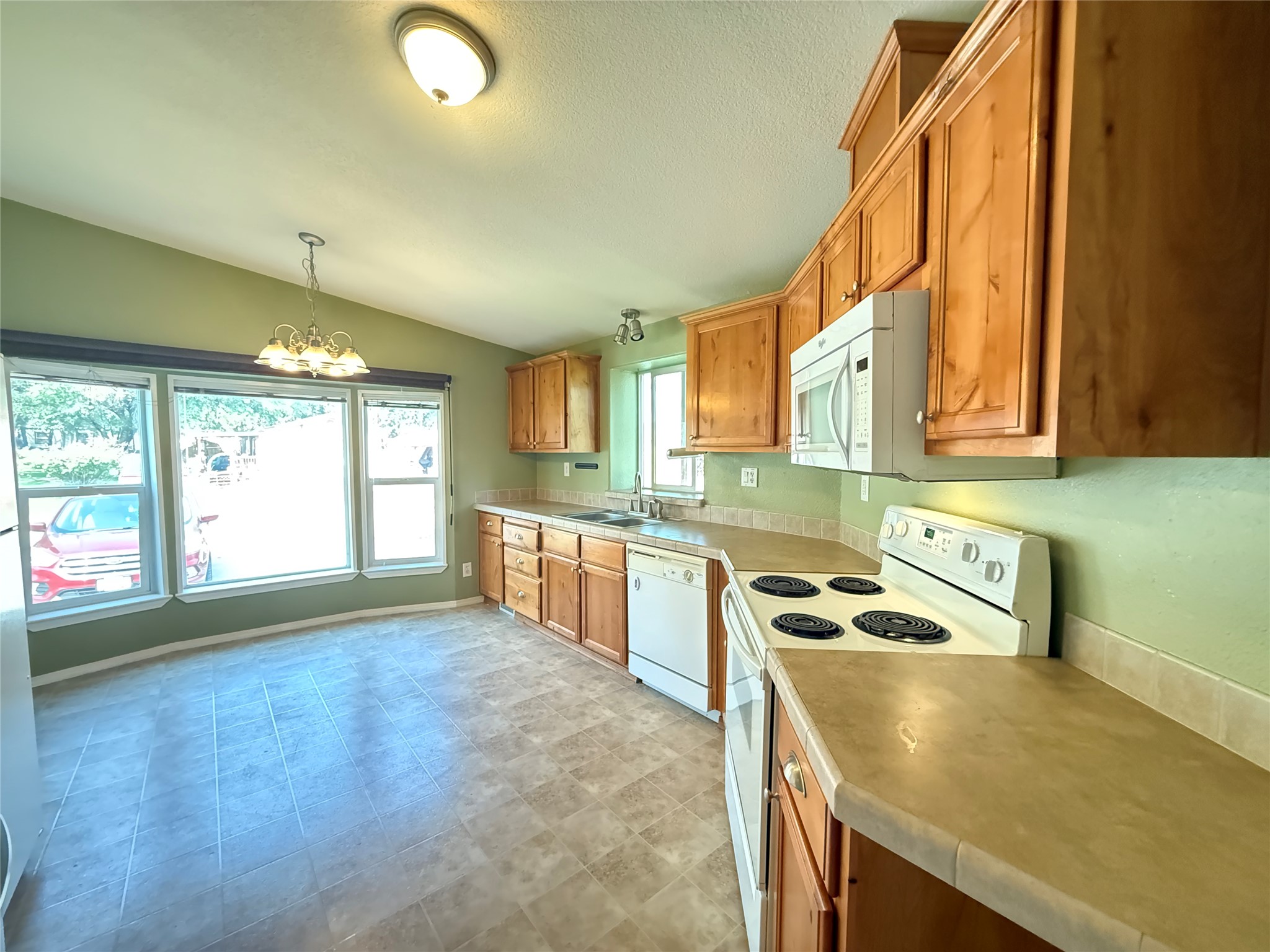 12737 Genoa Lane Property Photo 9
