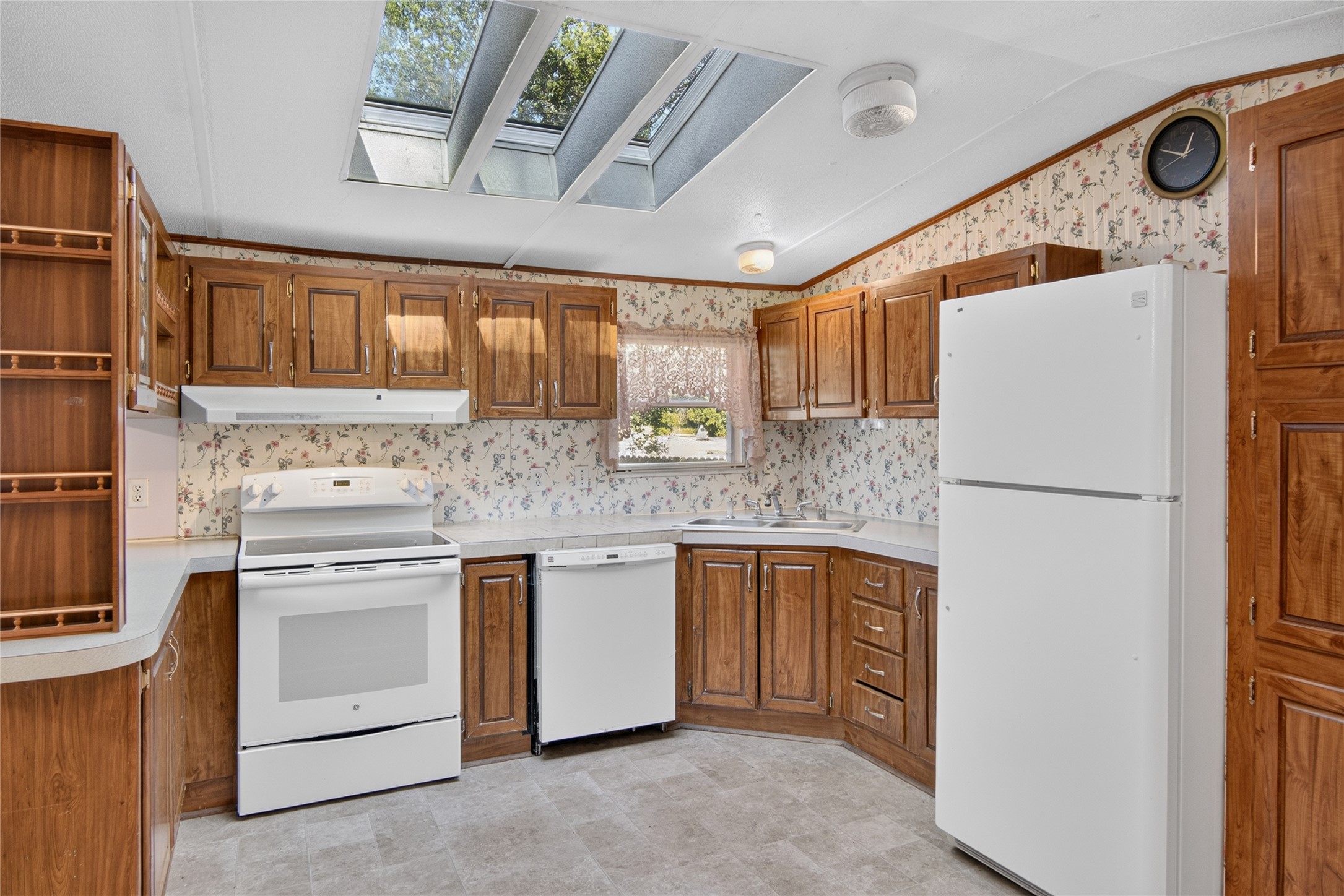 34780 Us Highway 2 Property Photo 9