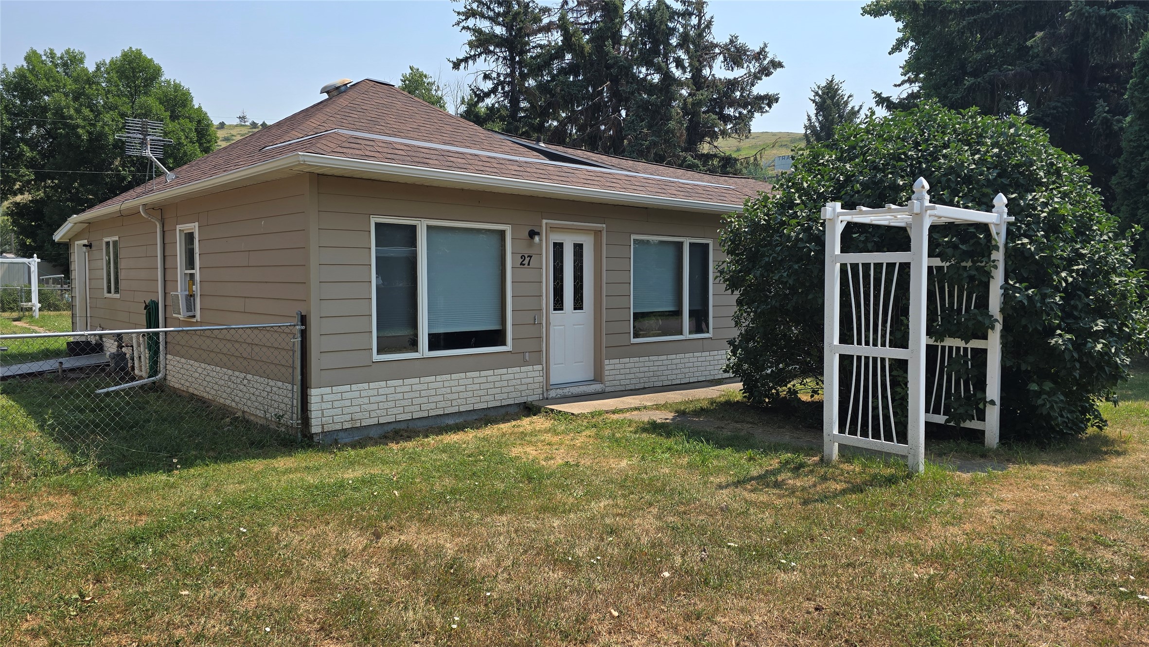 27 Meyer Avenue Property Photo 1