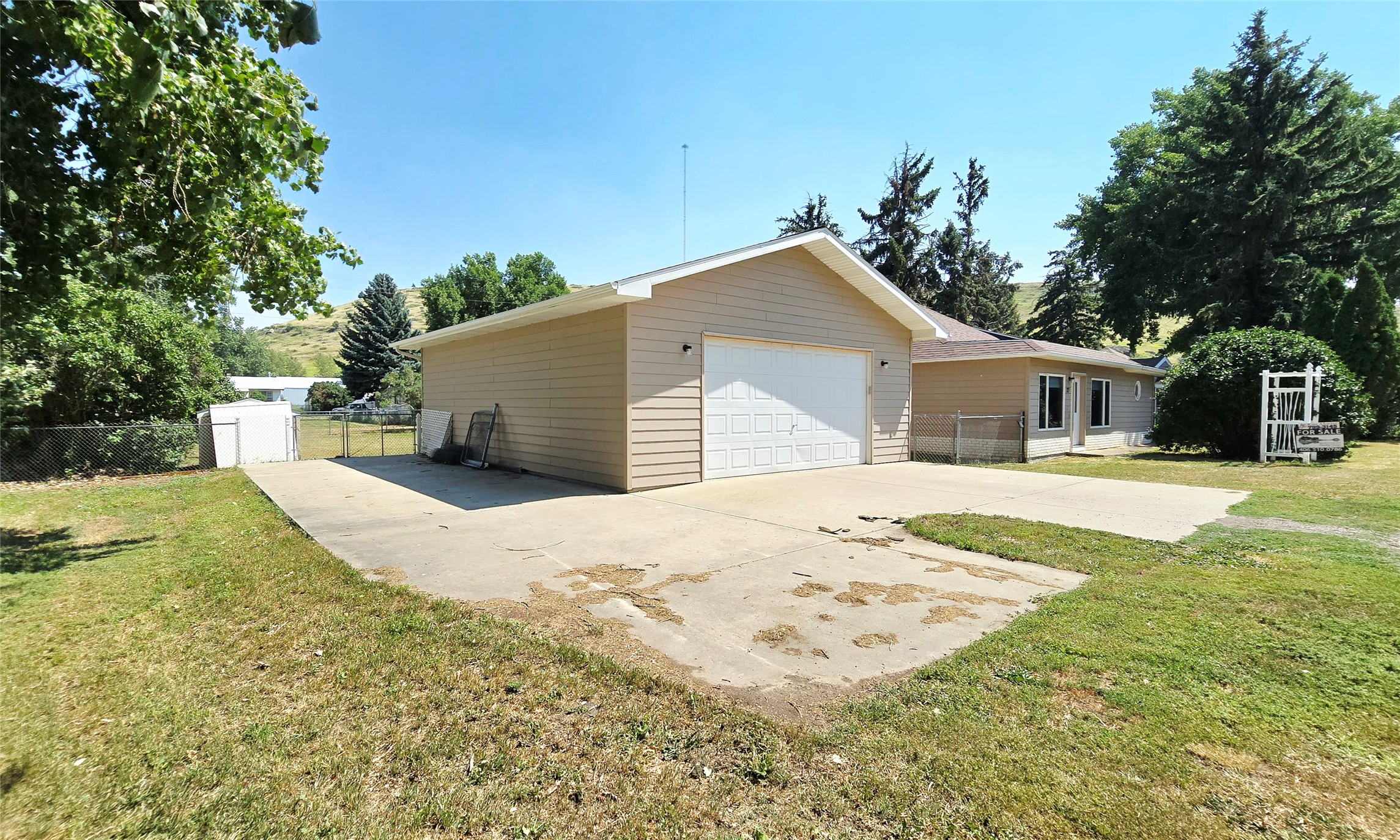 27 Meyer Avenue Property Photo 23