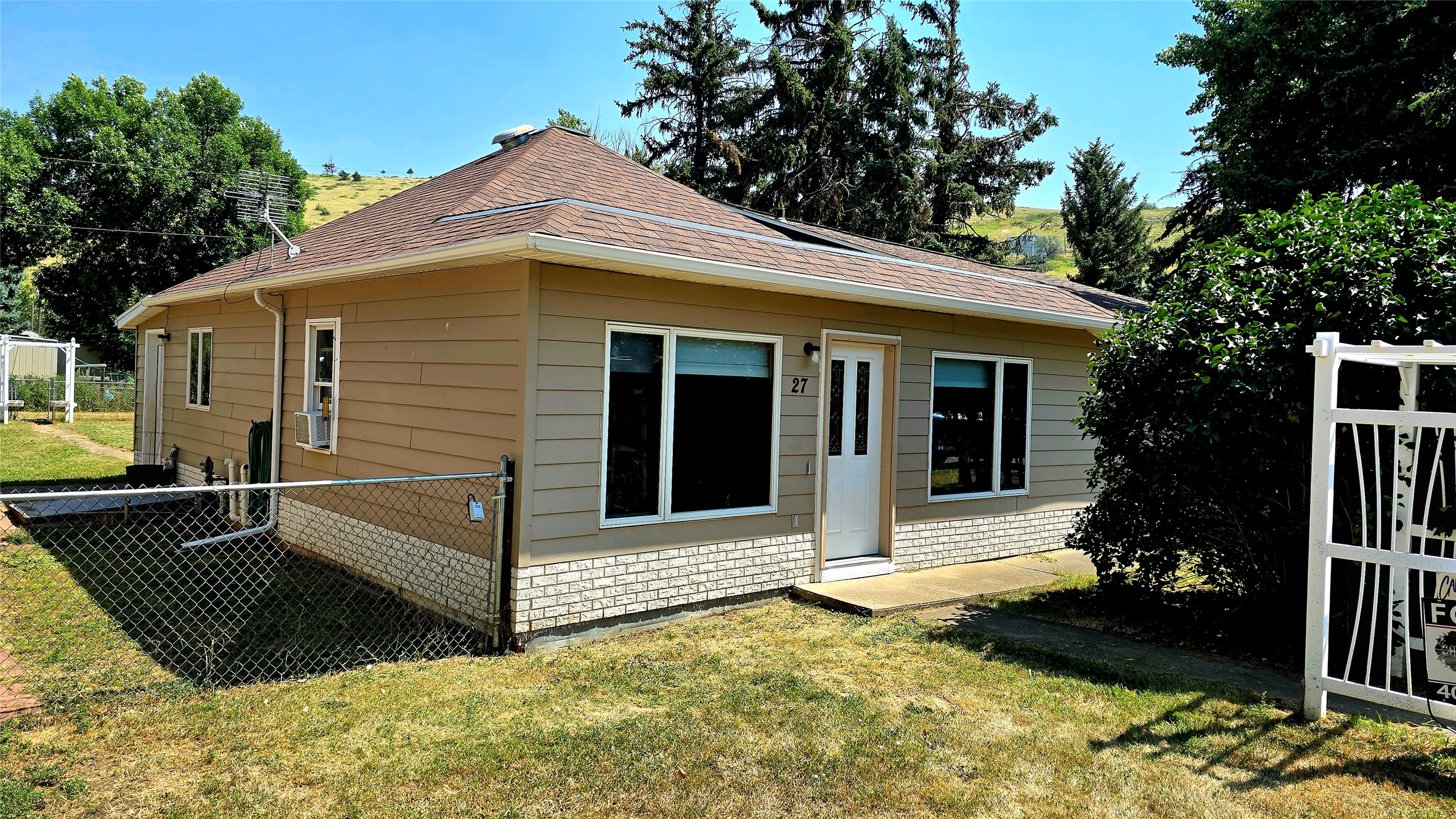27 Meyer Avenue Property Photo 24