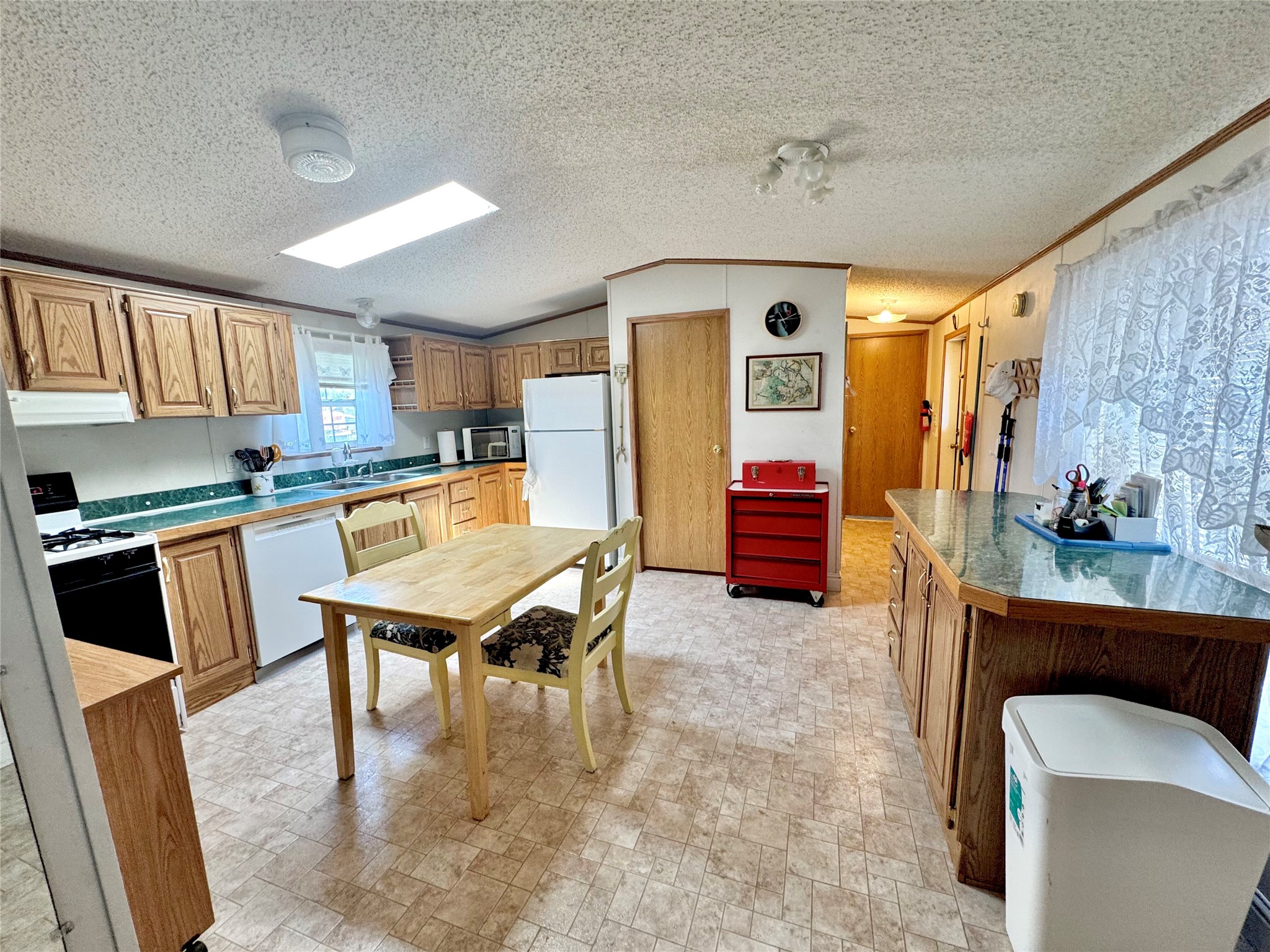 204 N Travois Property Photo 6