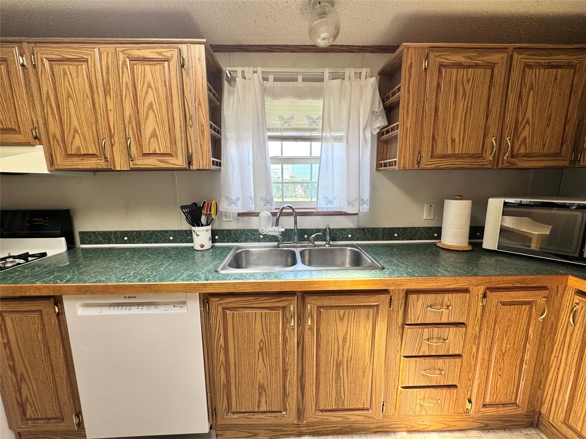204 N Travois Property Photo 8